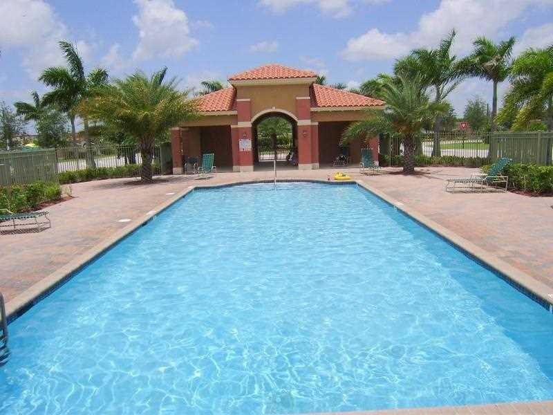 pembroke cay - Residential