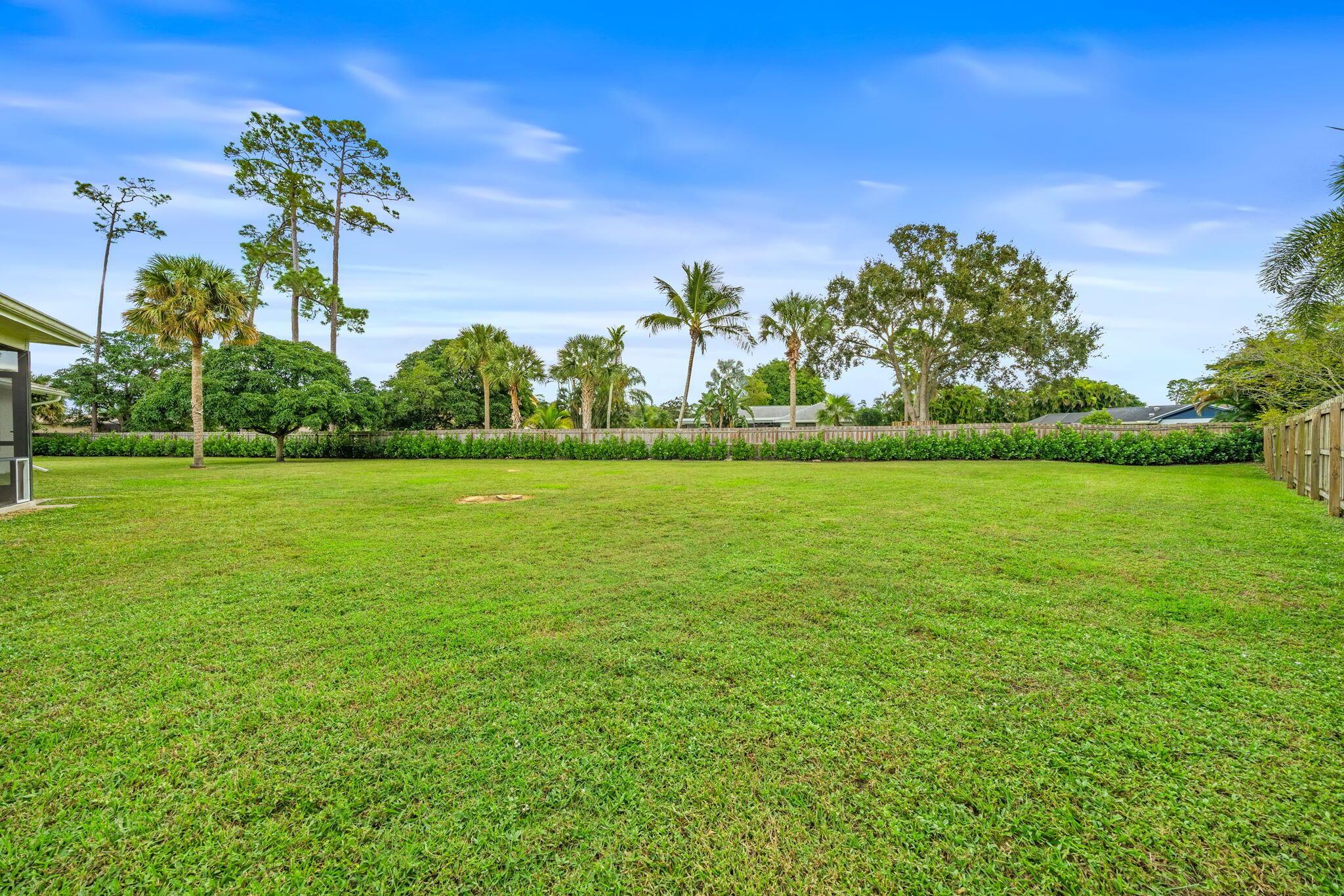 PINEWOOD EAST 2 OF WELLIN - Residential Lease