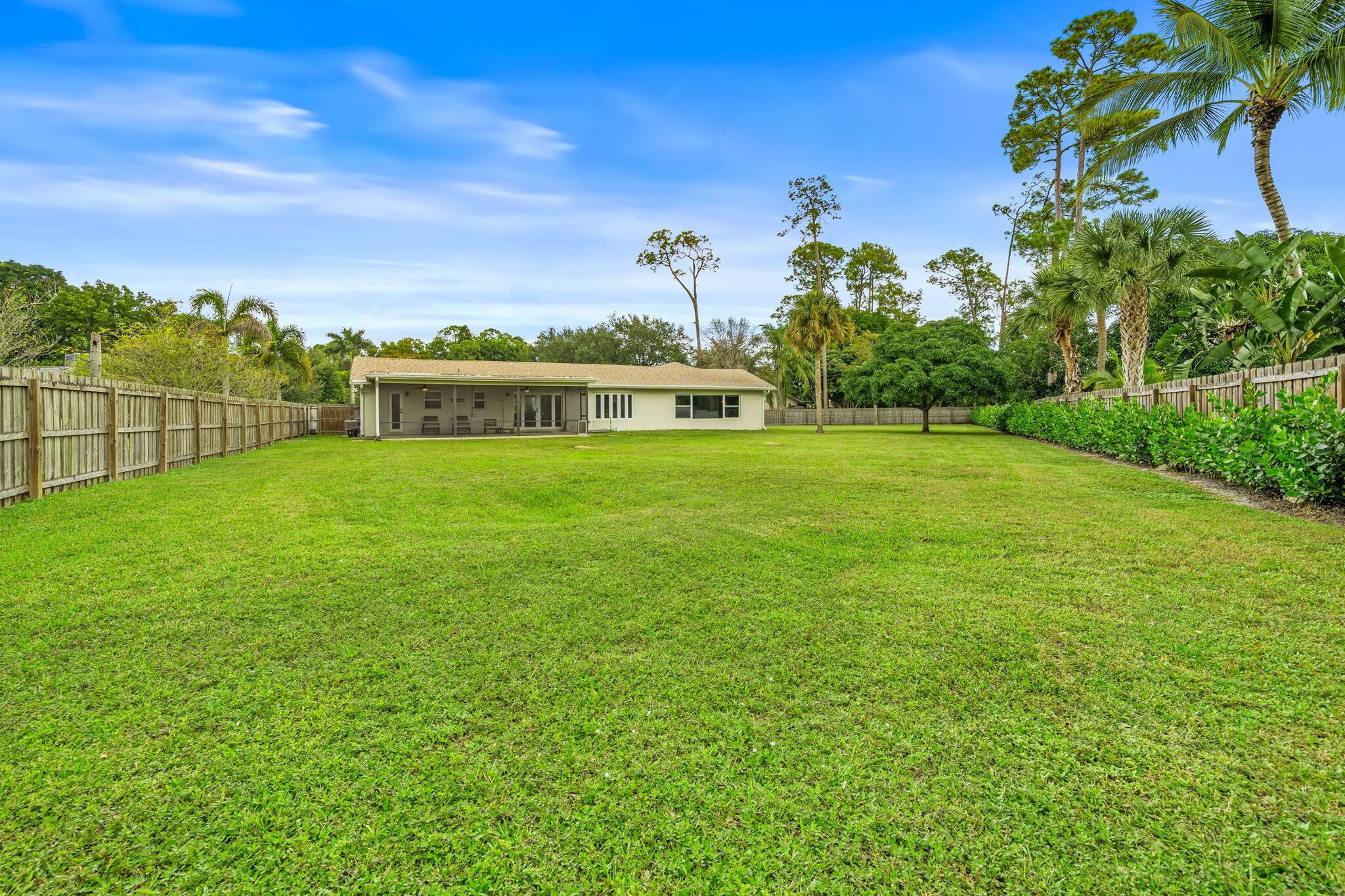 PINEWOOD EAST 2 OF WELLIN - Residential Lease