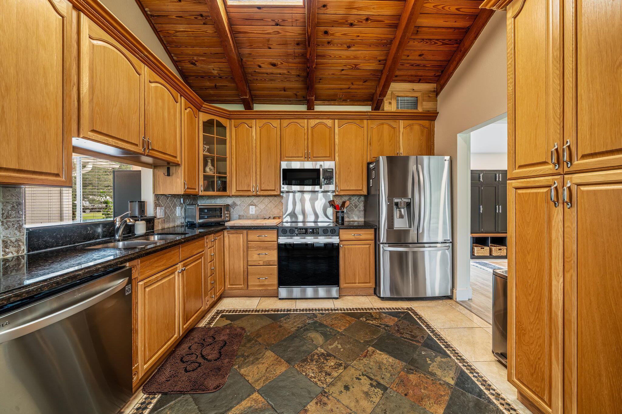 PINEWOOD EAST 2 OF WELLIN - Residential Lease