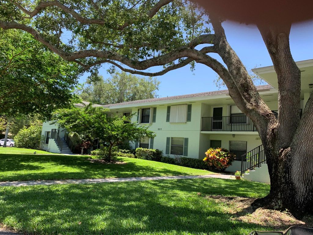 Photo of 501 Sabal Ridge Circle #C, Palm Beach Gardens, FL 33418 (MLS # R10900007)