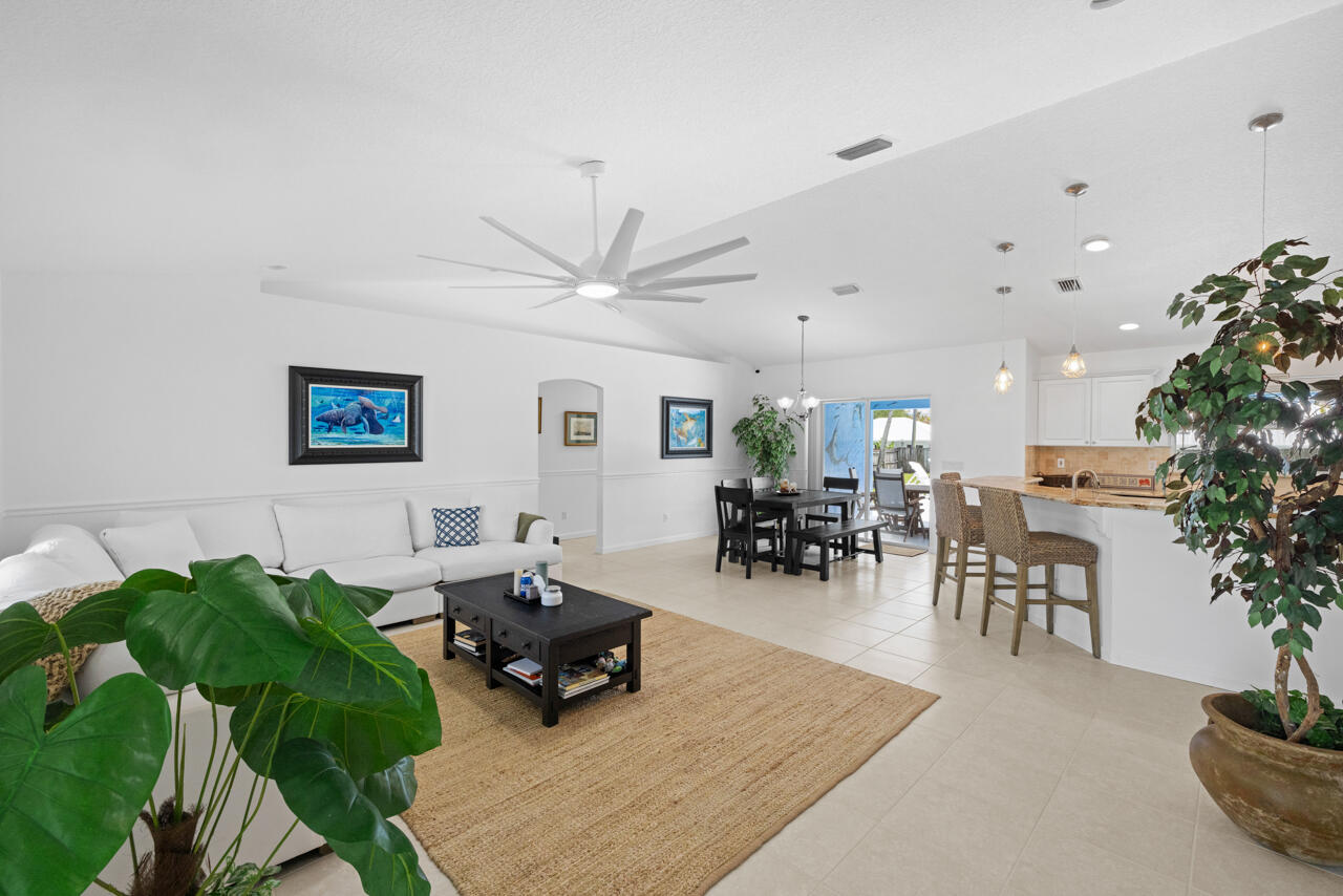 DECKERS - Residential