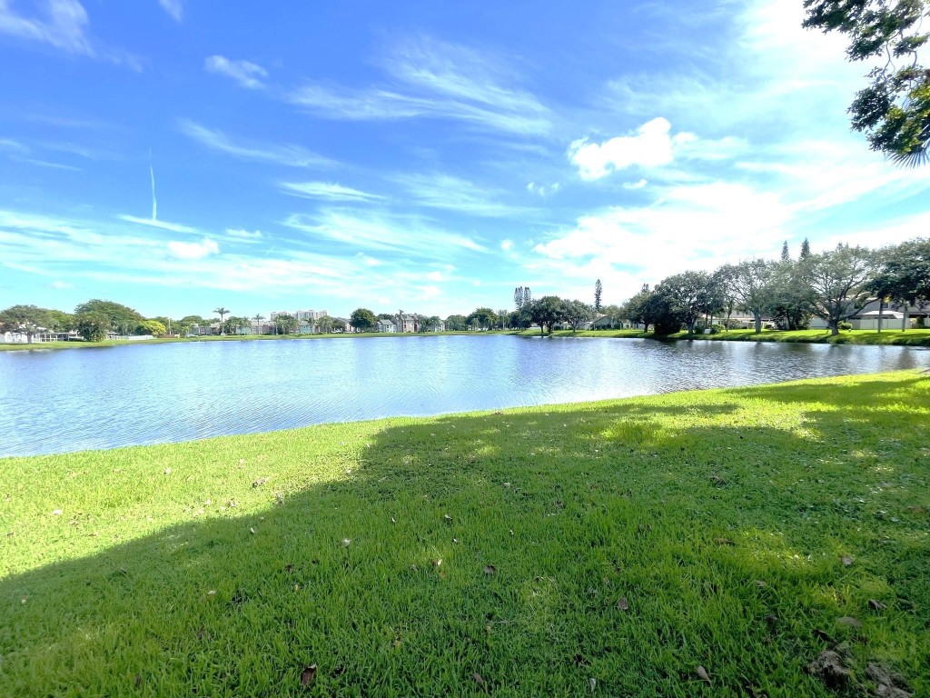 LAKESIDE GREEN 2 - Residential