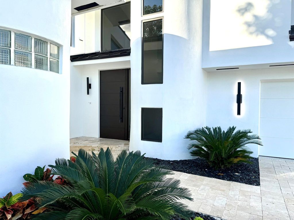 Photo of 491 SE 15th Avenue, Pompano Beach, FL 33060 (MLS # R11145751)