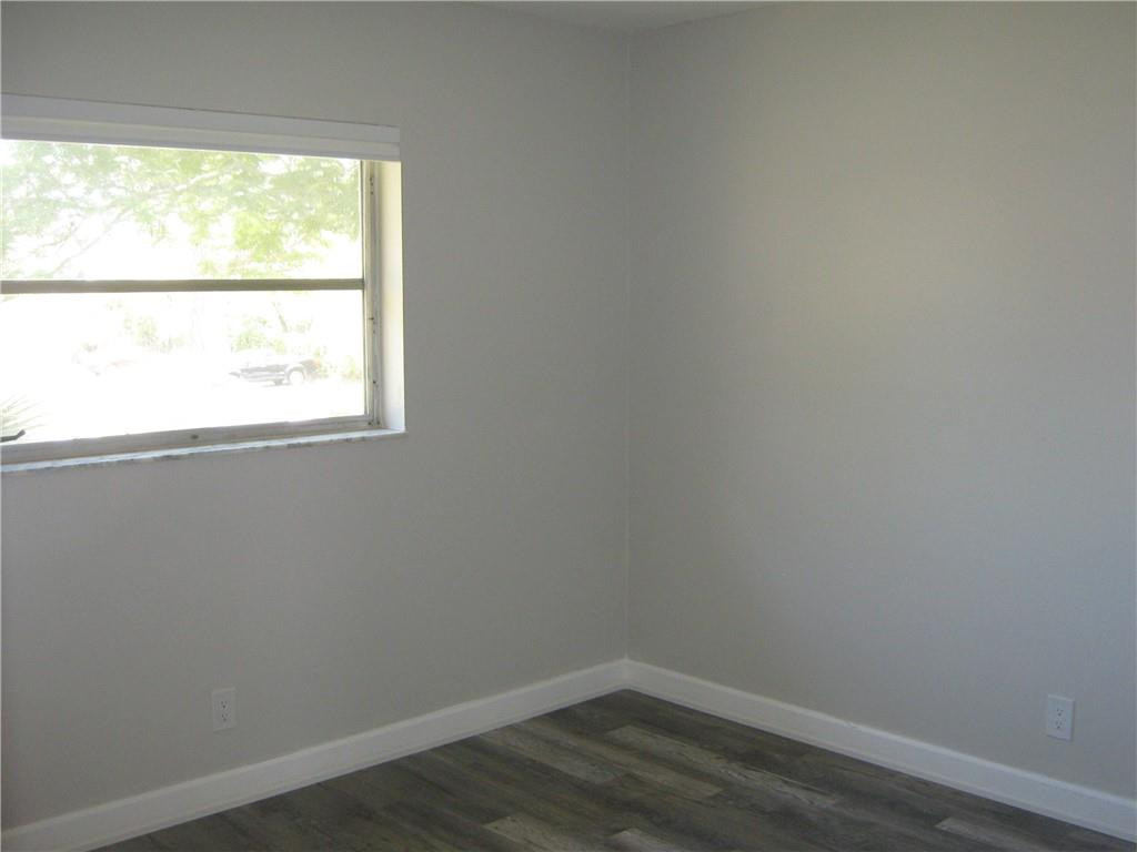 VILLAGE PARK - Residential Lease