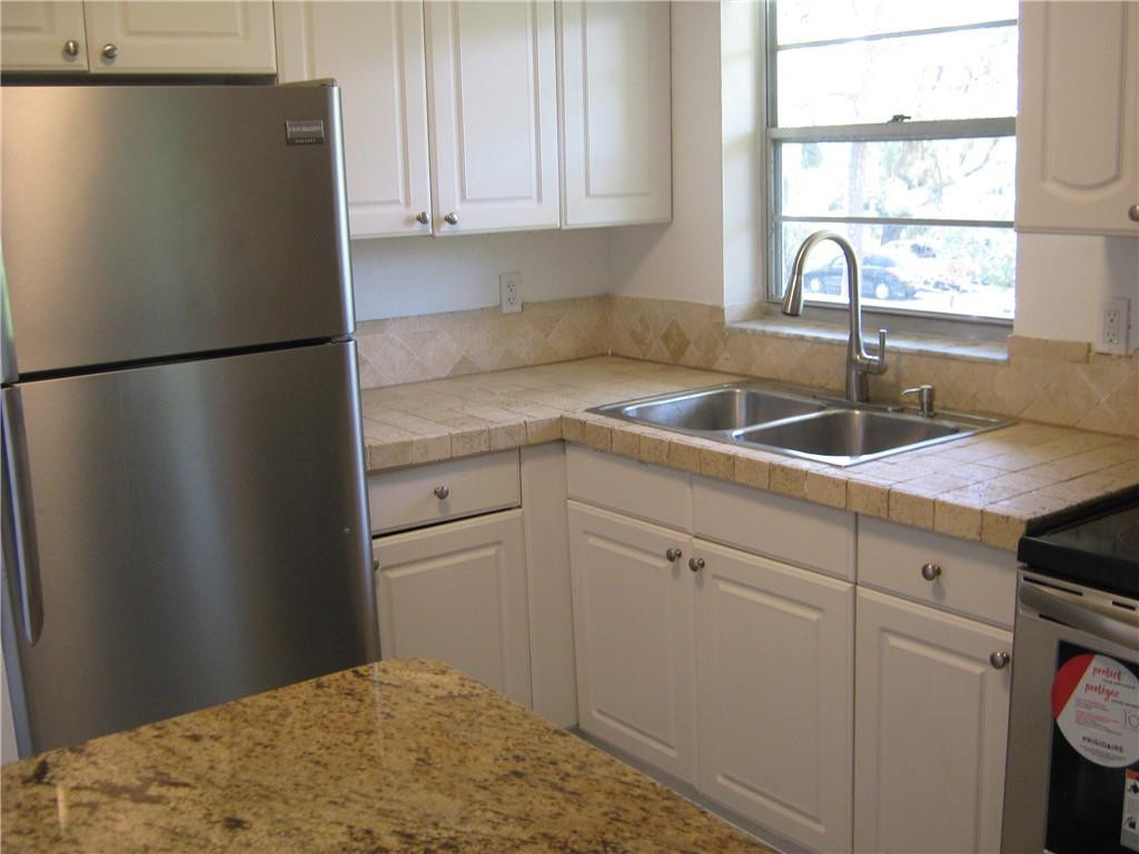 VILLAGE PARK - Residential Lease