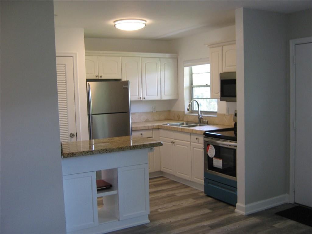 VILLAGE PARK - Residential Lease