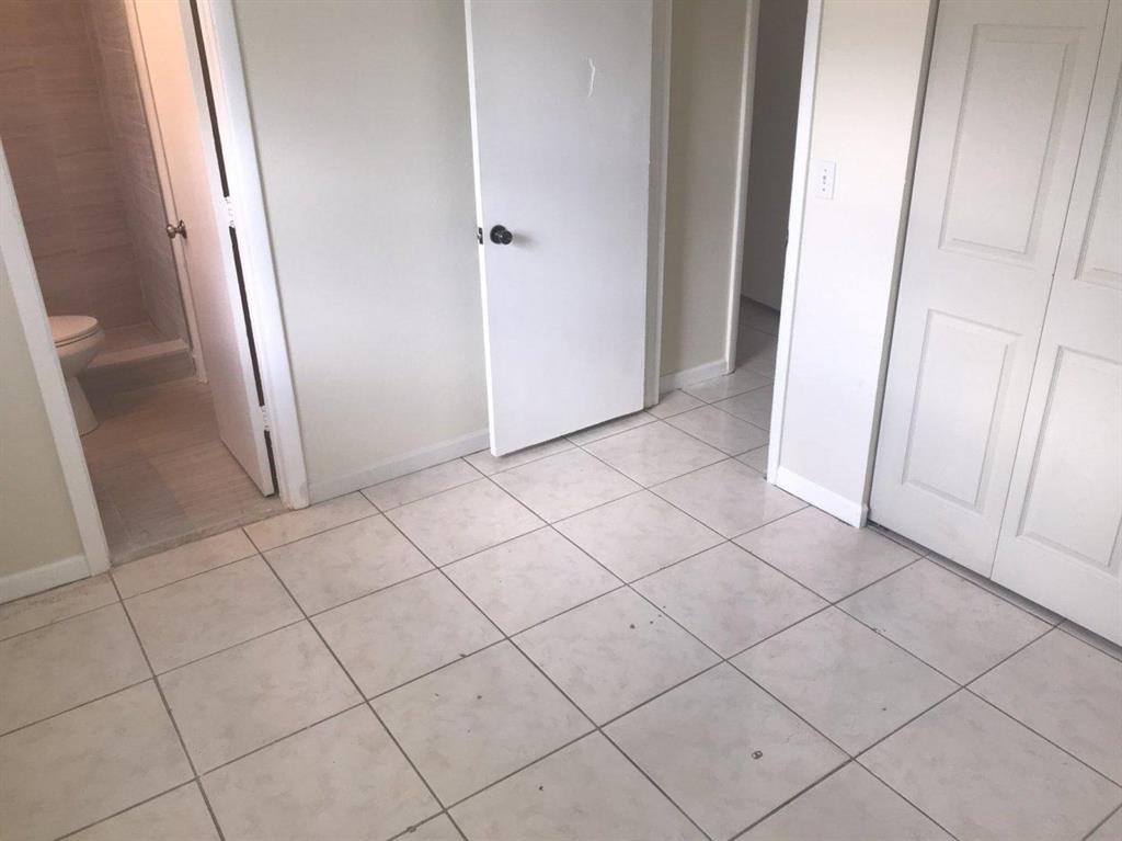 GRAMERCY PARK UNIT 1 - Residential Lease