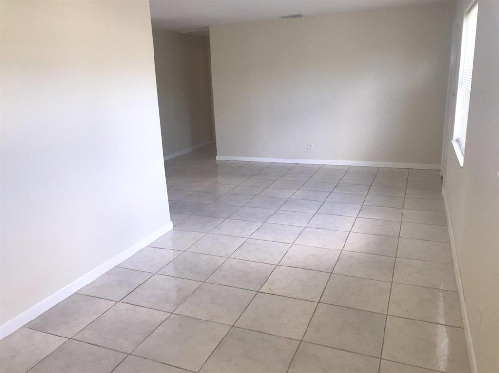 GRAMERCY PARK UNIT 1 - Residential Lease