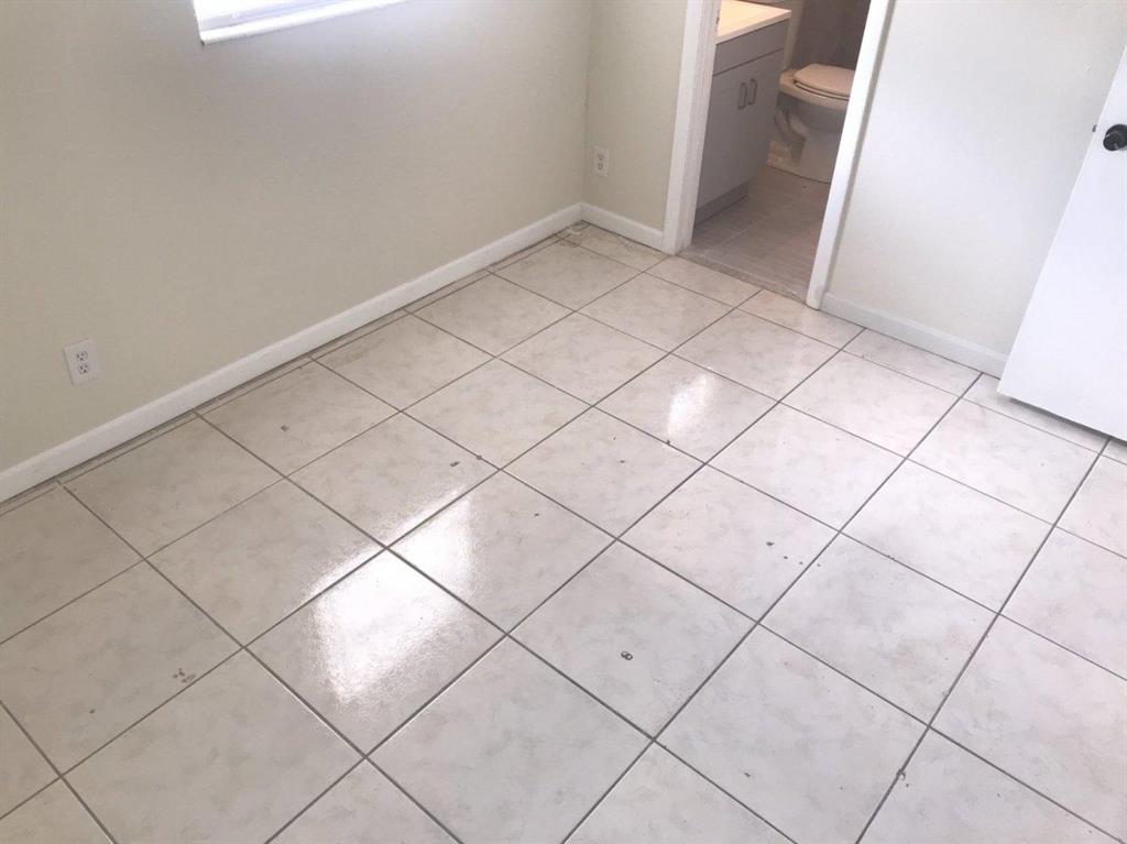 GRAMERCY PARK UNIT 1 - Residential Lease