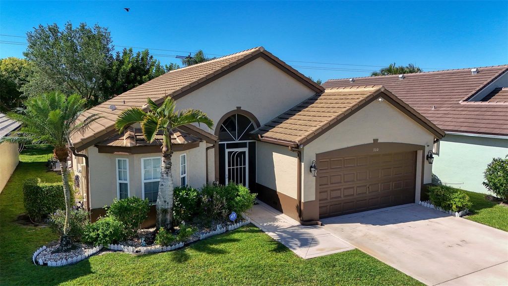 Photo of 7810 Stirling Bridge Boulevard, Delray Beach, FL 33446 (MLS # F10433880)