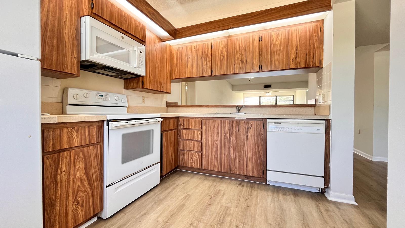 Conds 1 Thur 20 Of Whitehall Vlg Of Palm Beac - Residential Lease