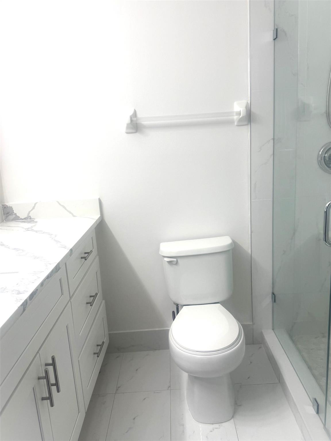 FIESTA_Infante 156-10 B - Residential Lease