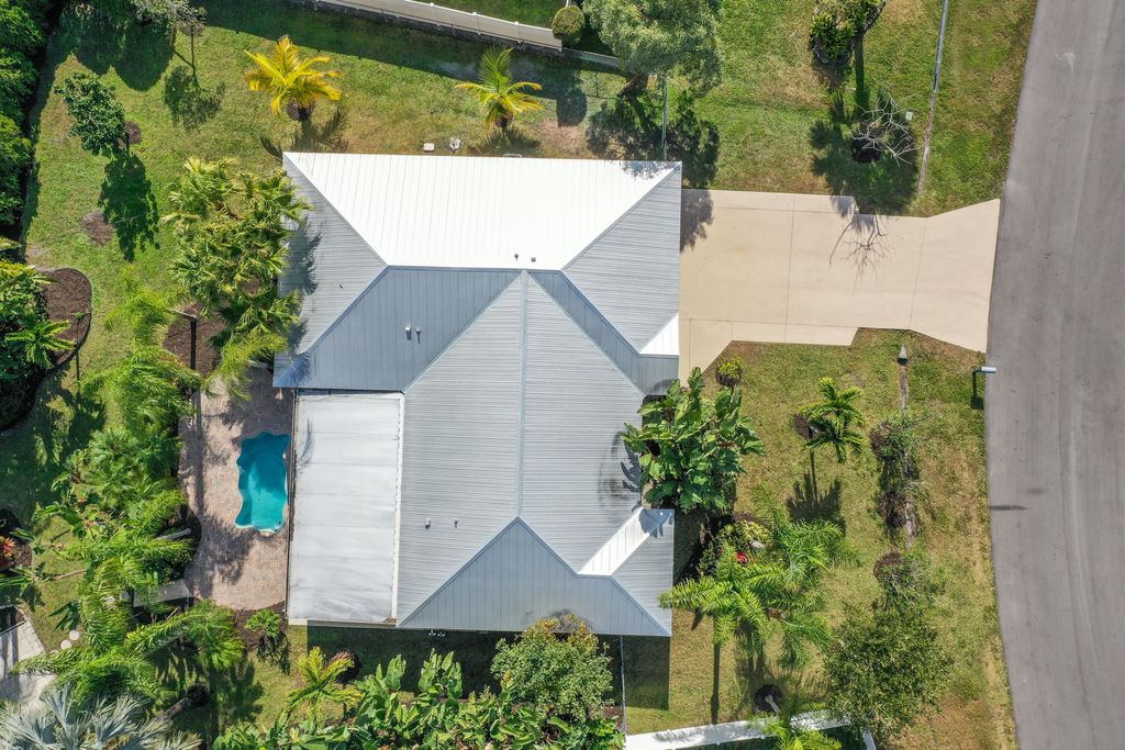 Photo of 685 NW Monroe Street, Port Saint Lucie, FL 34983 (MLS # R11150596)