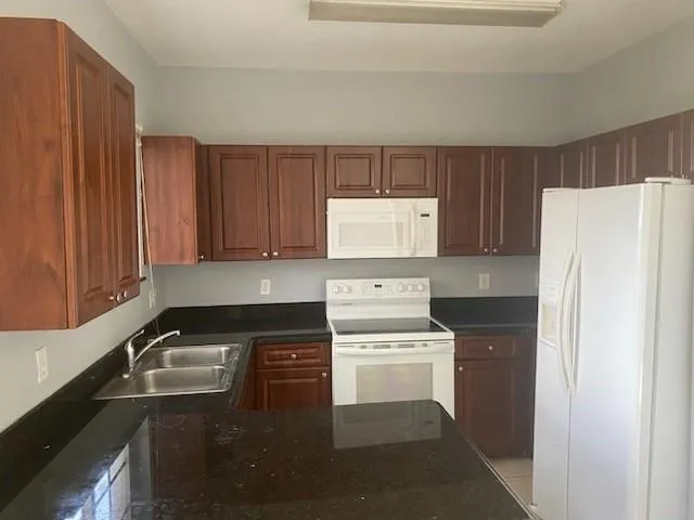 373 NE 25th Pl Unit 104  