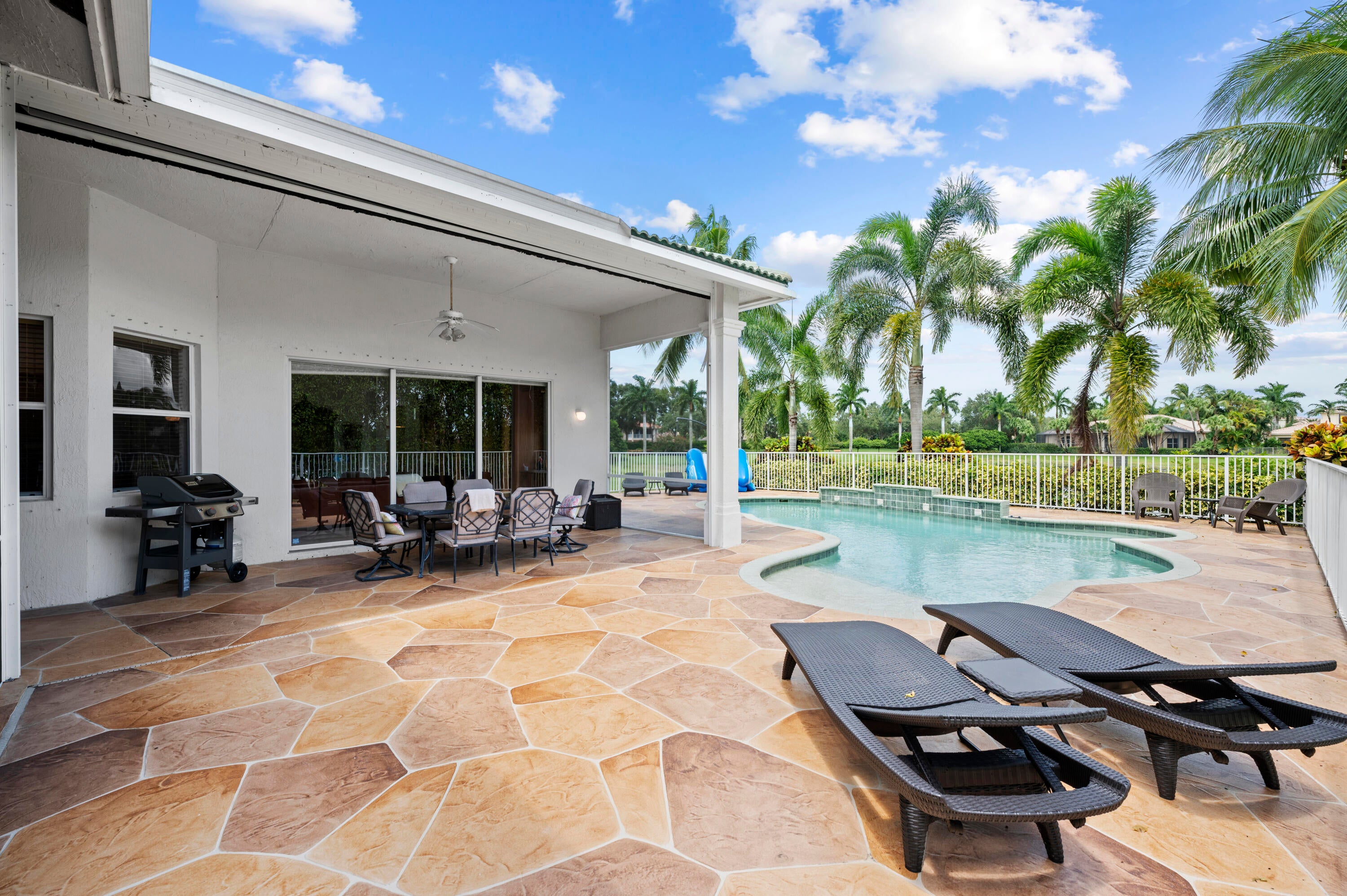 Properties 11727 PARADISE COVE Lane