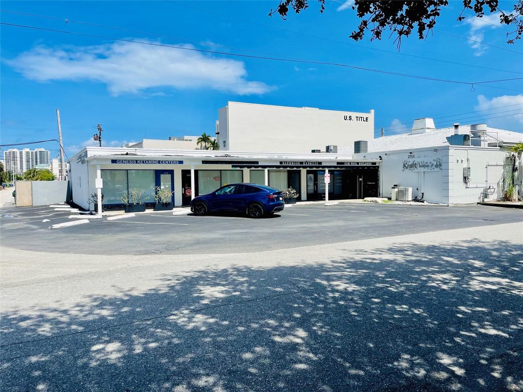 Photo of 2701 E Oakland Park Boulevard #D, Fort Lauderdale, FL 33306 (MLS # F10467967)