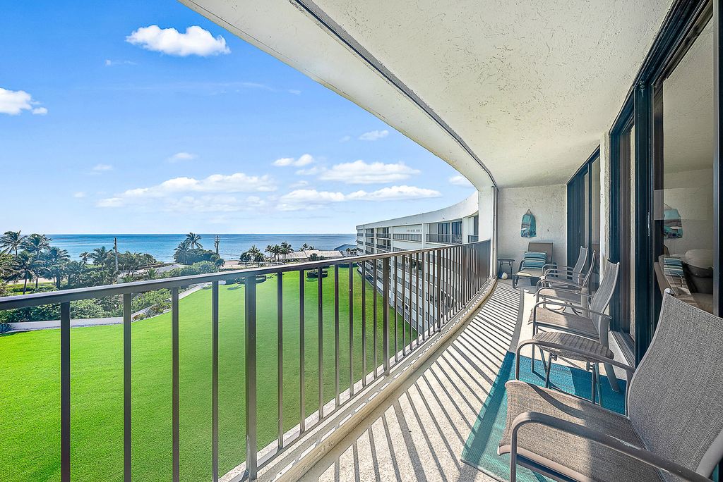 Photo of 1300 S Highway A1a #613, Jupiter, FL 33477 (MLS # R11013341)