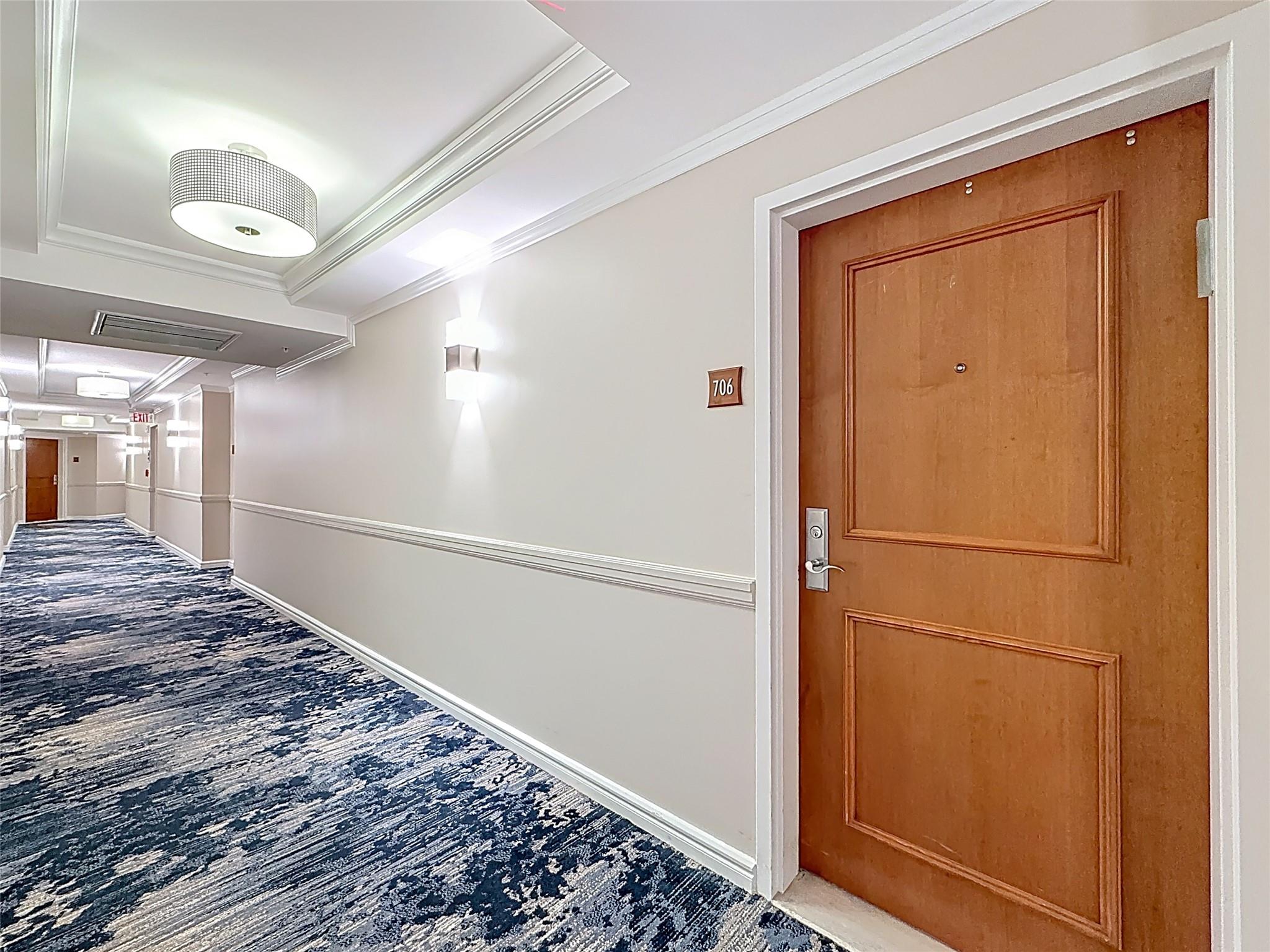 347 N New River Dr 706