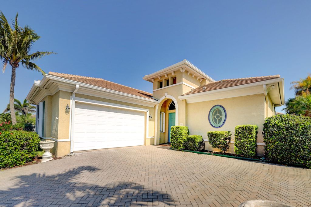 Photo of 50 Southstar Drive, Fort Pierce, FL 34949 (MLS # R10800936)