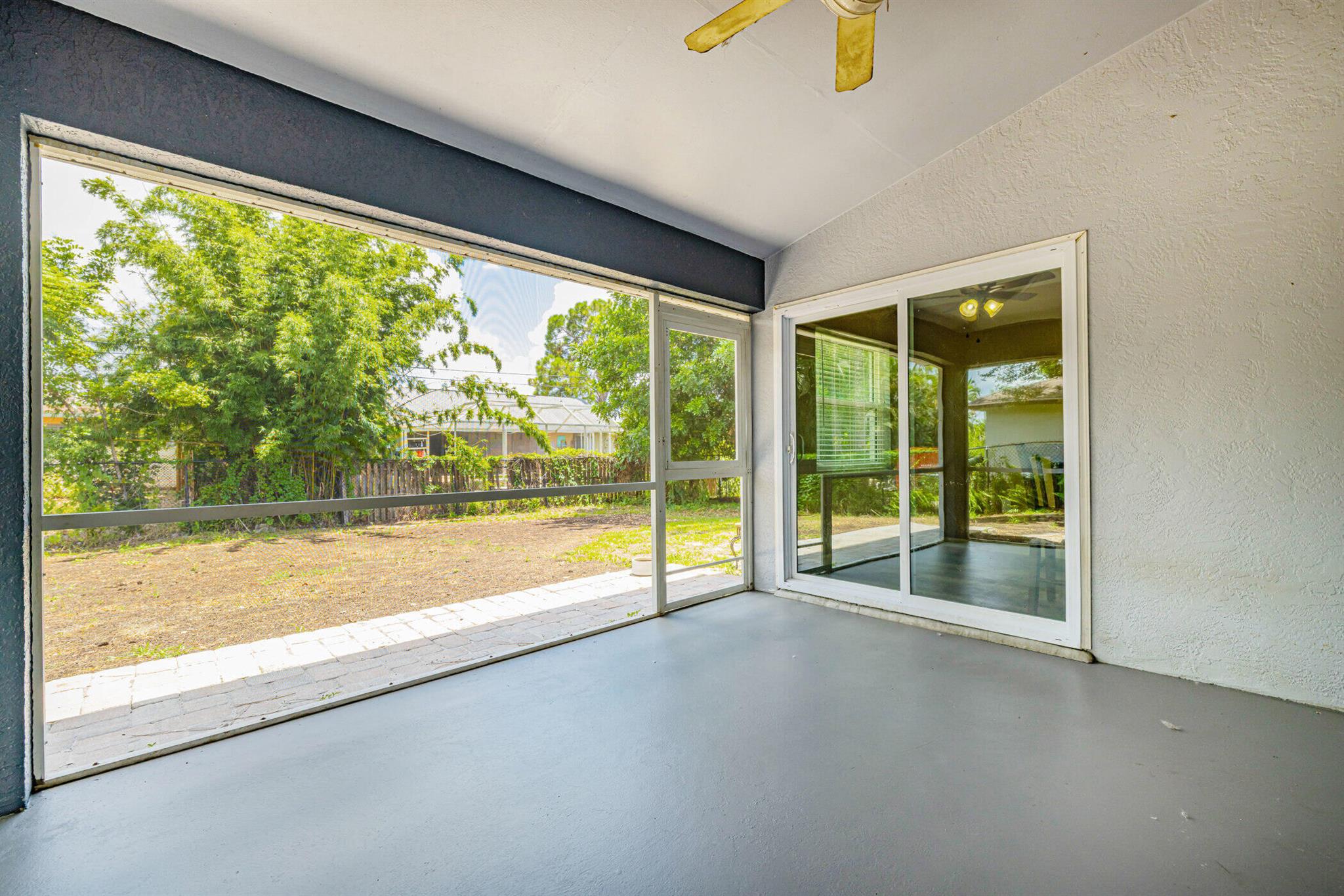 San Carlos Park - Residential