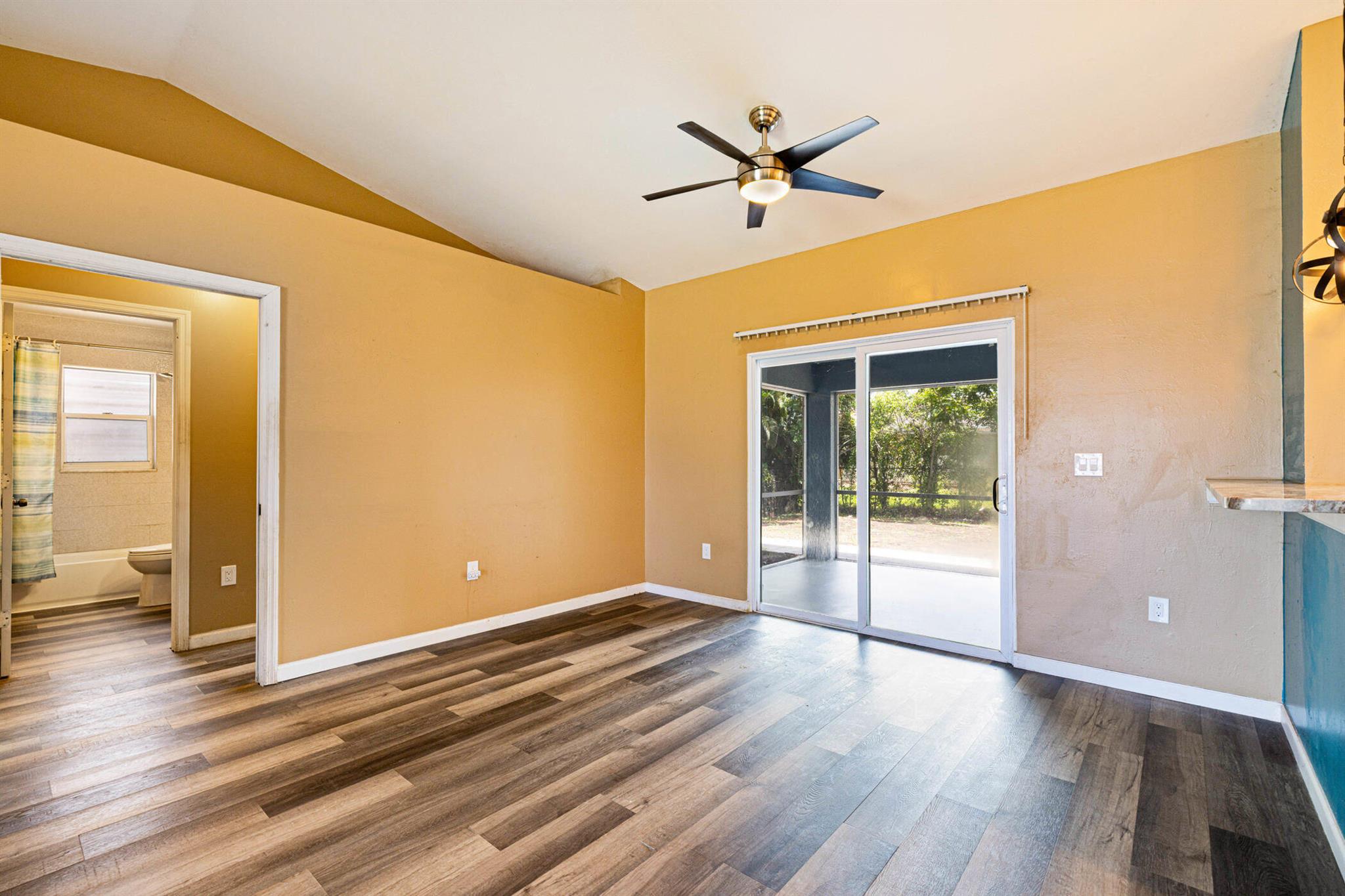 San Carlos Park - Residential