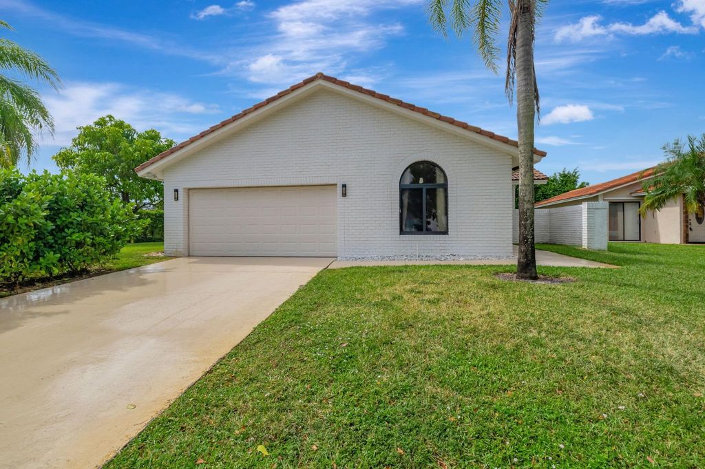 Photo of 19599 Sea Pines Way, Boca Raton, FL 33498 (MLS # F10505099)