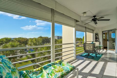 Tiny photo for 3590 Via Poinciana #416, Lake Worth, FL 33467 (MLS # R11162666)