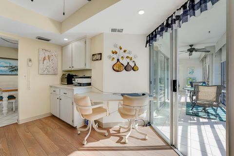 Tiny photo for 3590 Via Poinciana #416, Lake Worth, FL 33467 (MLS # R11162666)