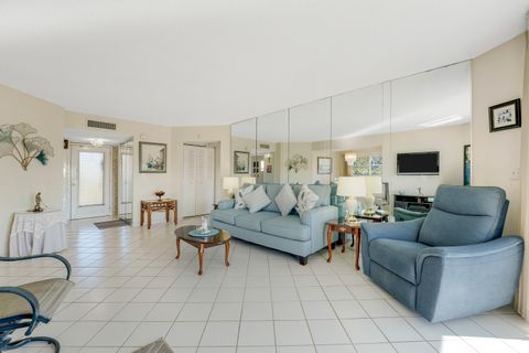 Tiny photo for 3590 Via Poinciana #416, Lake Worth, FL 33467 (MLS # R11162666)