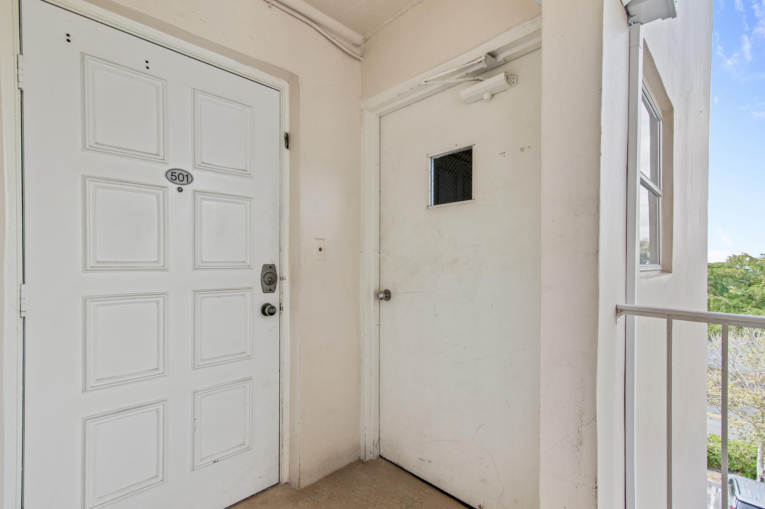 NO 31 PALM-AIRE COUNTRY CLUB - Residential Lease