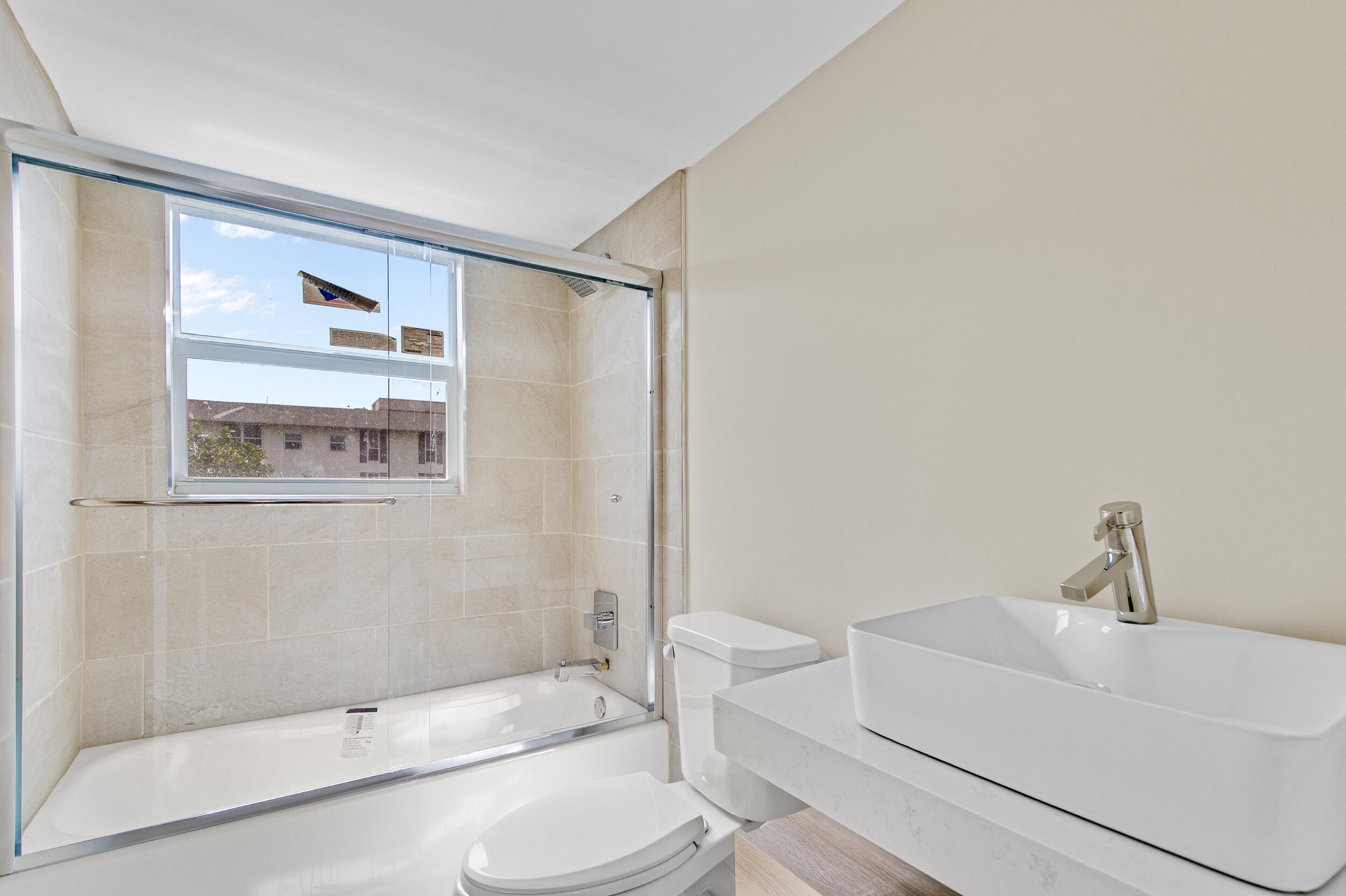 NO 31 PALM-AIRE COUNTRY CLUB - Residential Lease