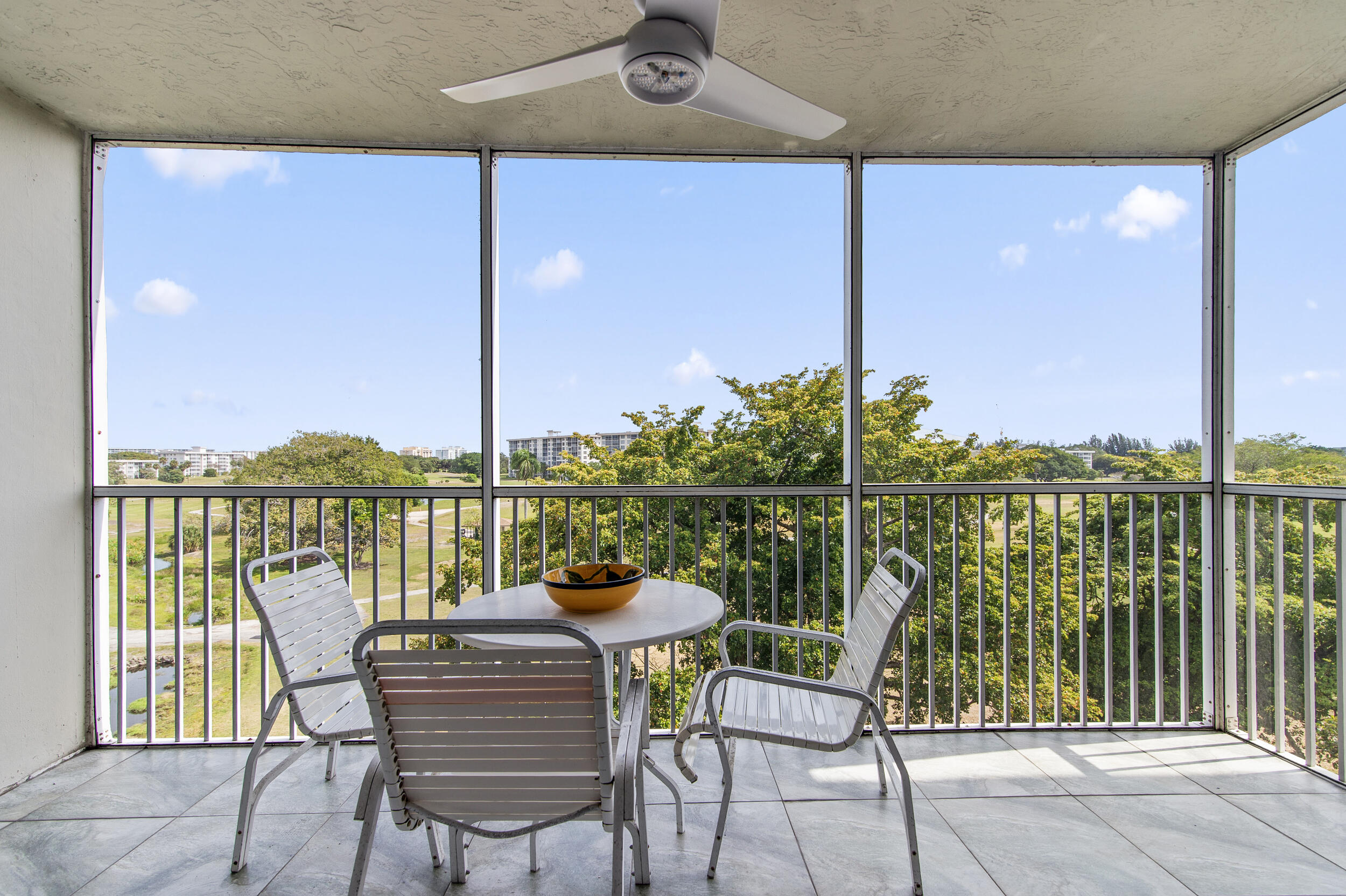 NO 31 PALM-AIRE COUNTRY CLUB - Residential Lease