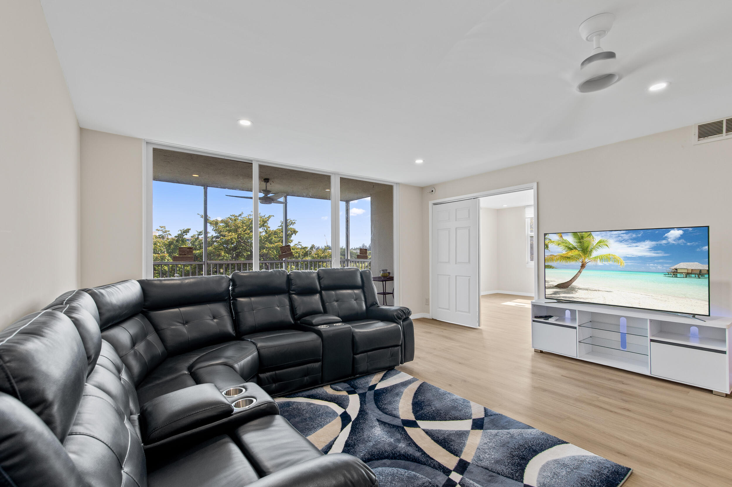 NO 31 PALM-AIRE COUNTRY CLUB - Residential Lease
