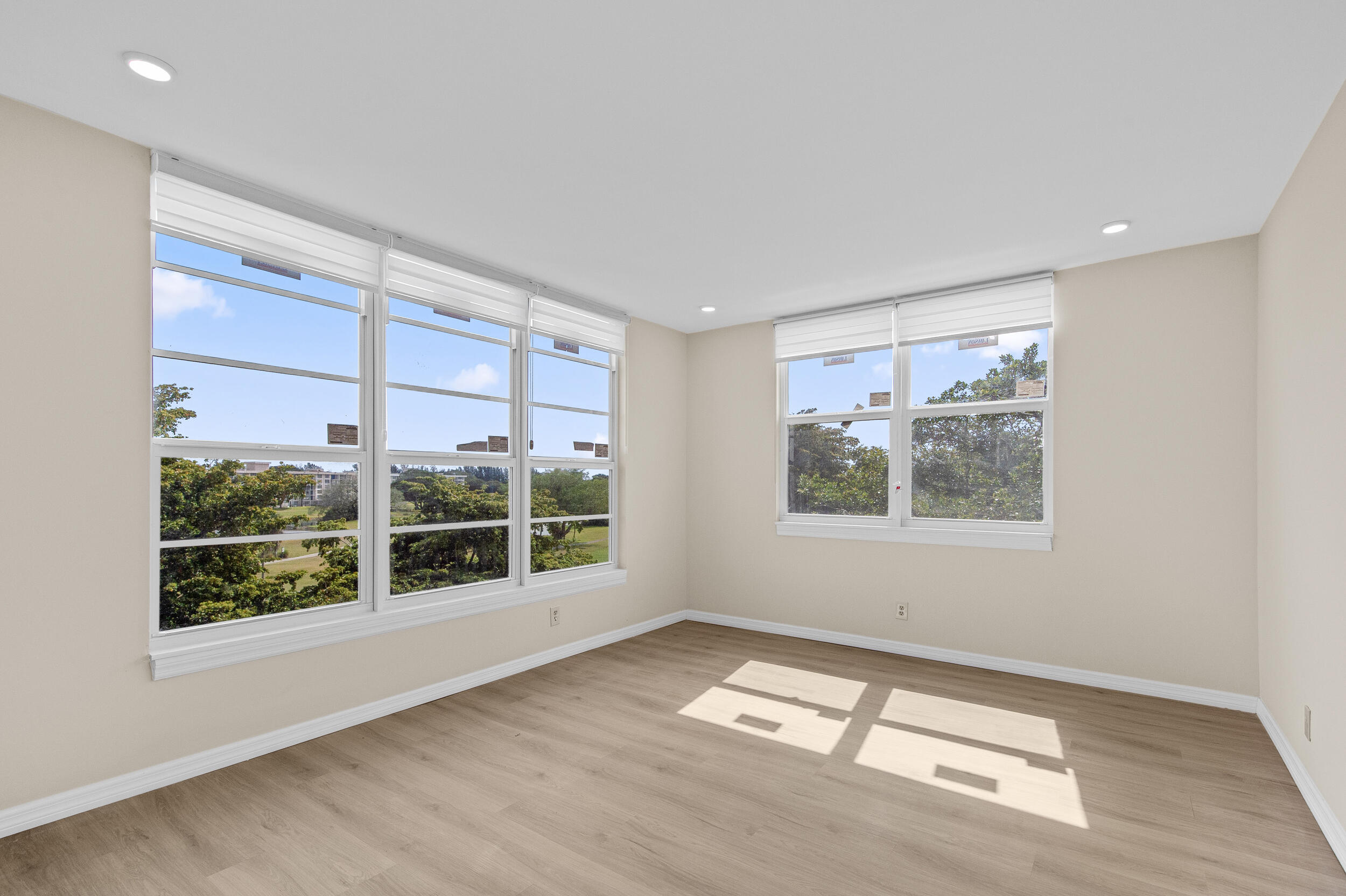 NO 31 PALM-AIRE COUNTRY CLUB - Residential Lease
