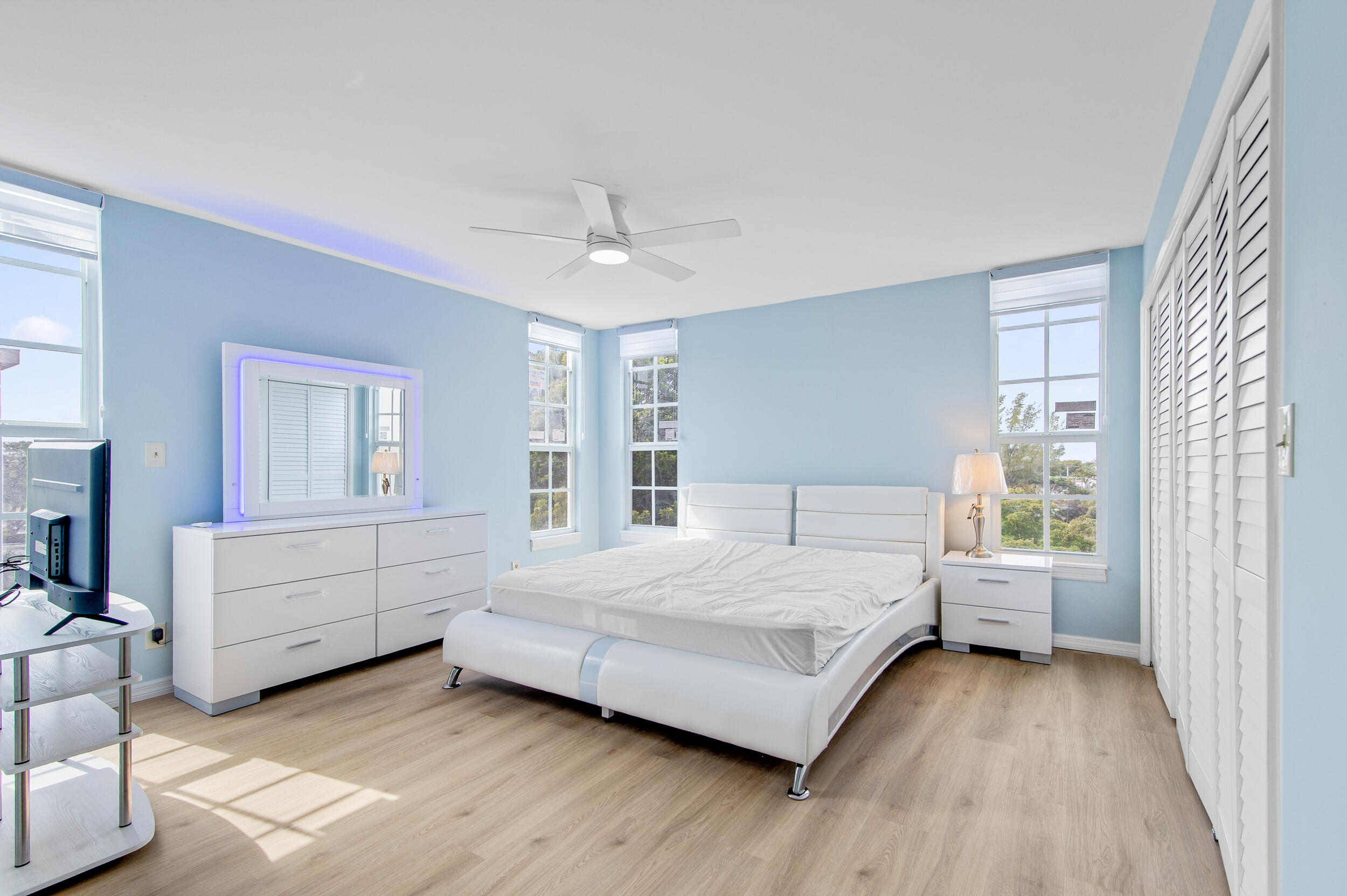 NO 31 PALM-AIRE COUNTRY CLUB - Residential Lease