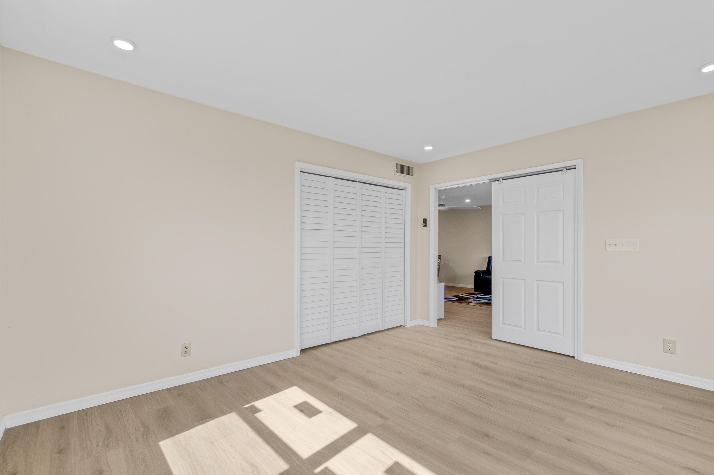 NO 31 PALM-AIRE COUNTRY CLUB - Residential Lease