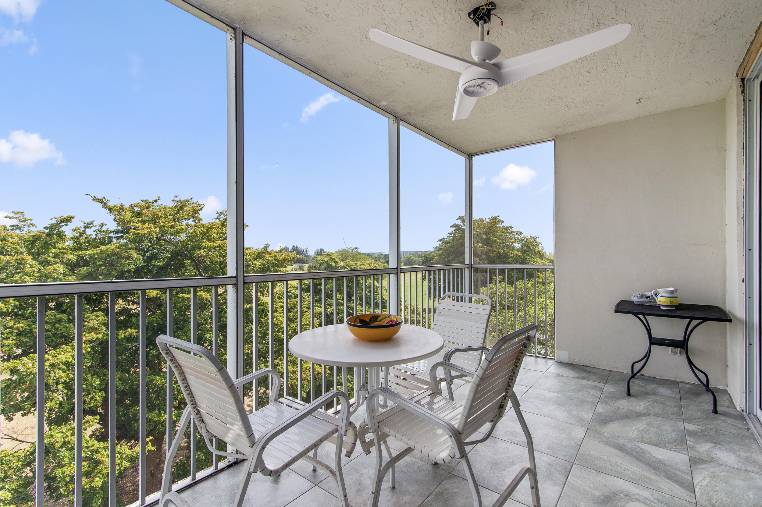NO 31 PALM-AIRE COUNTRY CLUB - Residential Lease