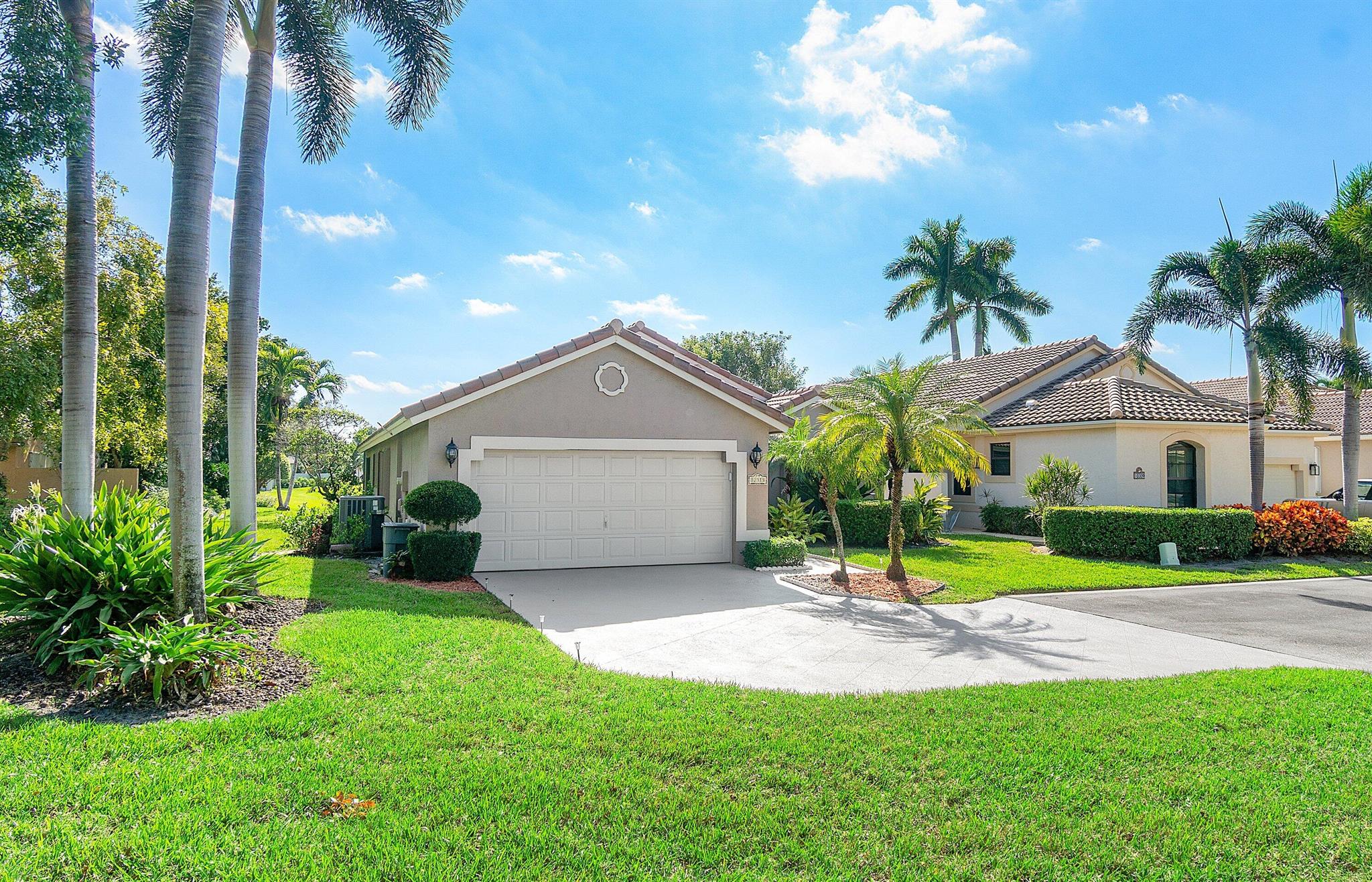 LEXINGTON LAKES - Residential