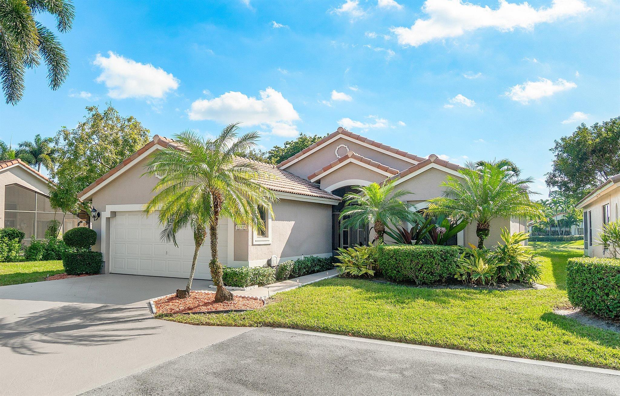 LEXINGTON LAKES - Residential