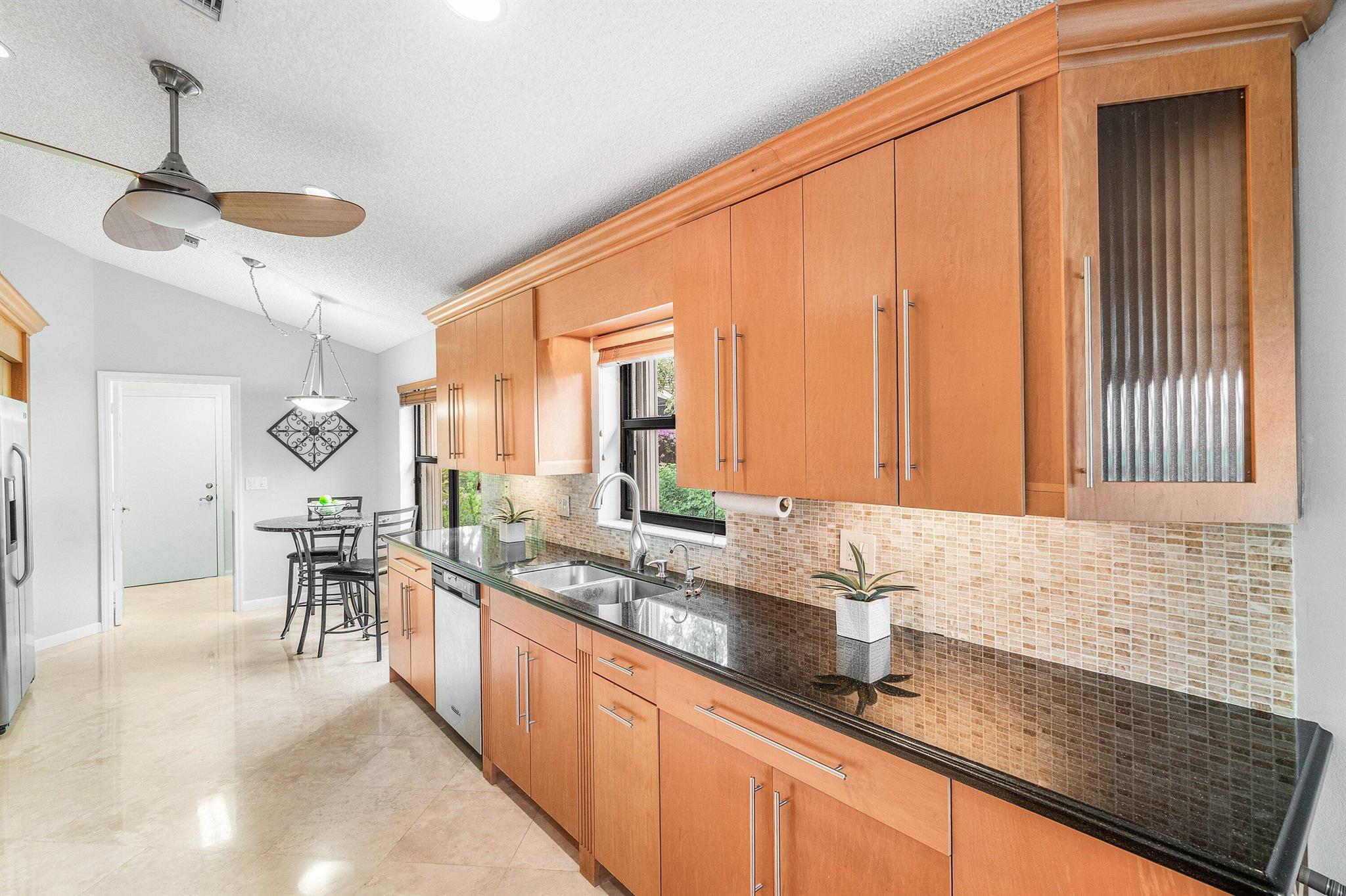 LEXINGTON LAKES - Residential