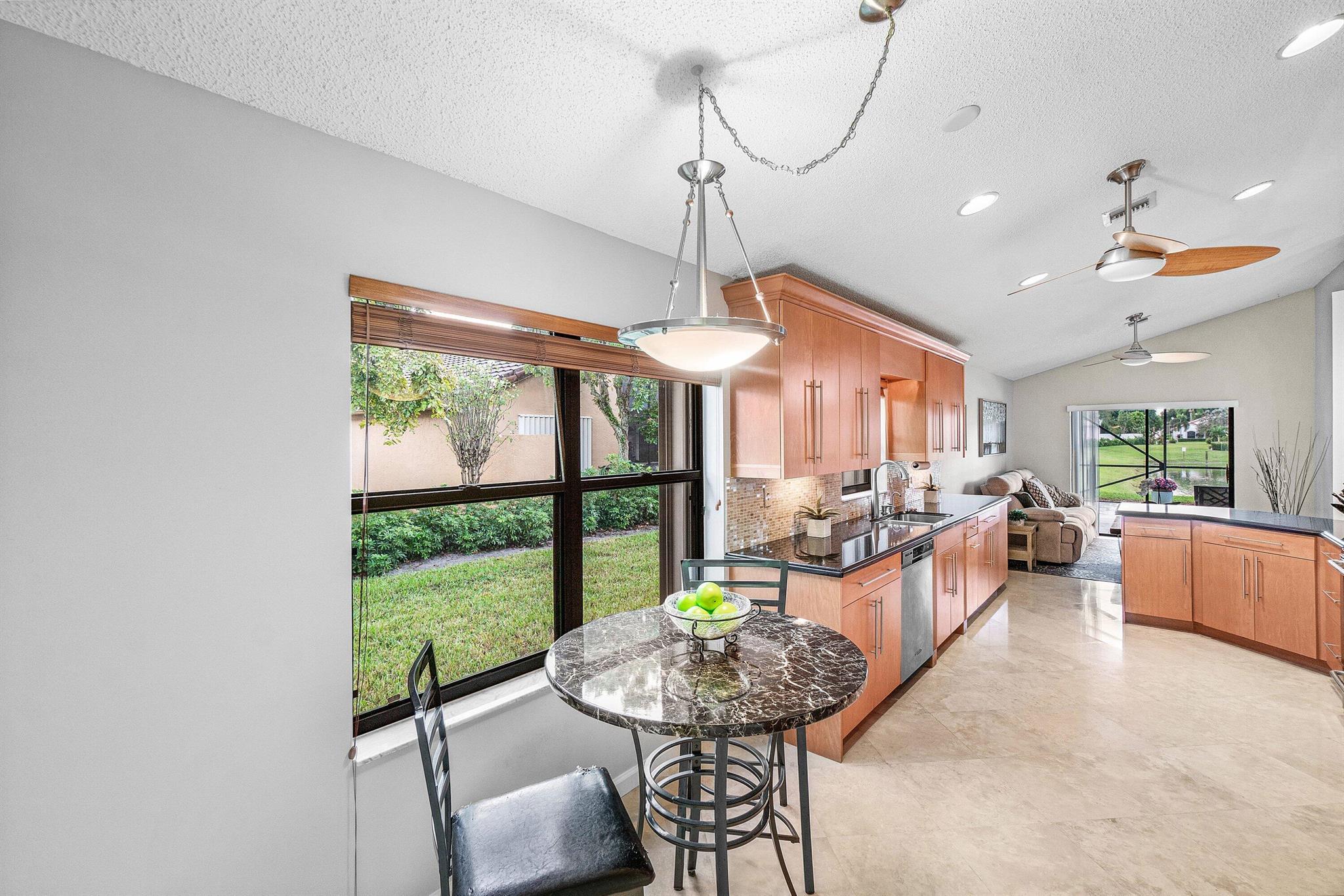 LEXINGTON LAKES - Residential