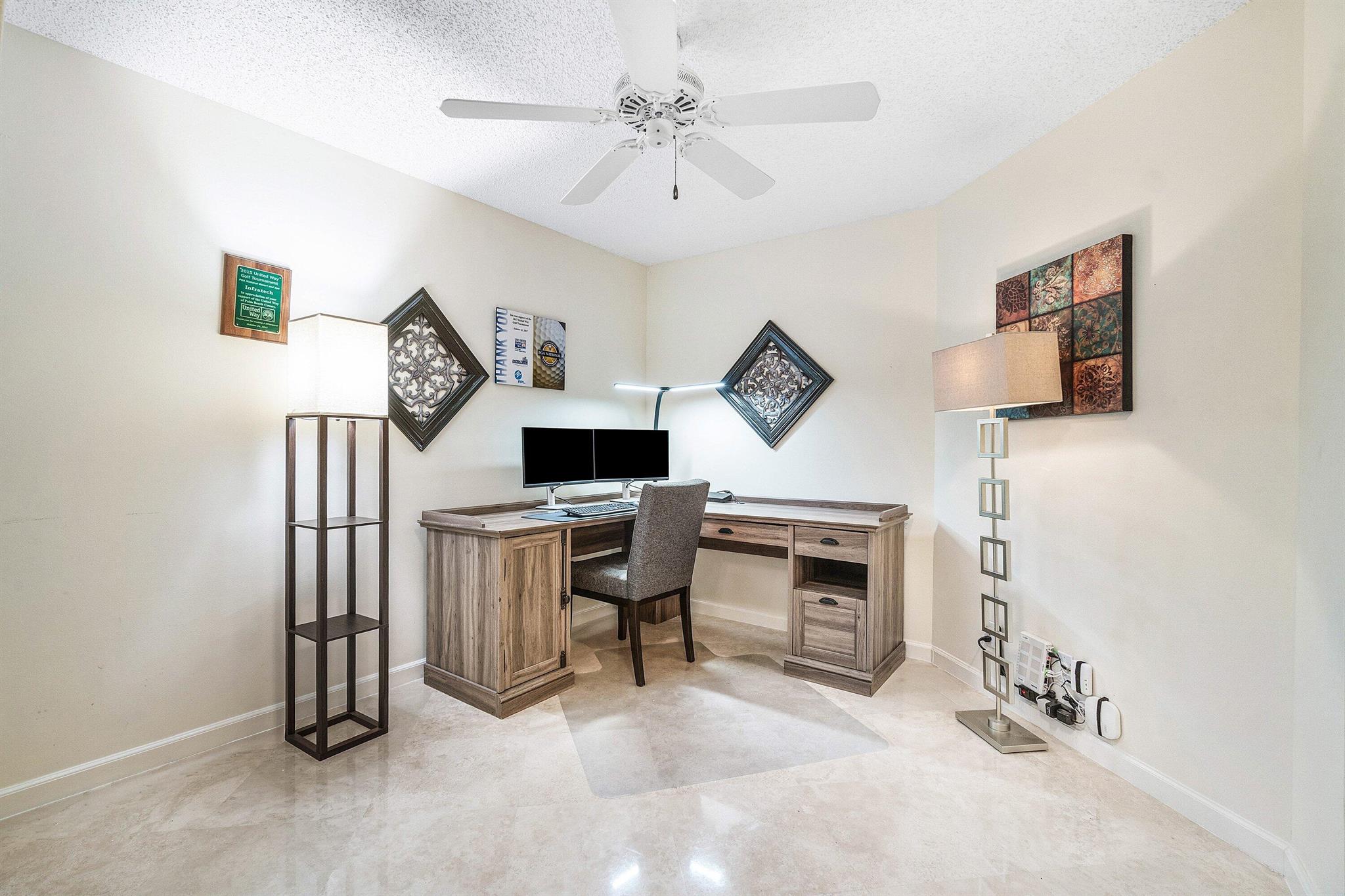 LEXINGTON LAKES - Residential