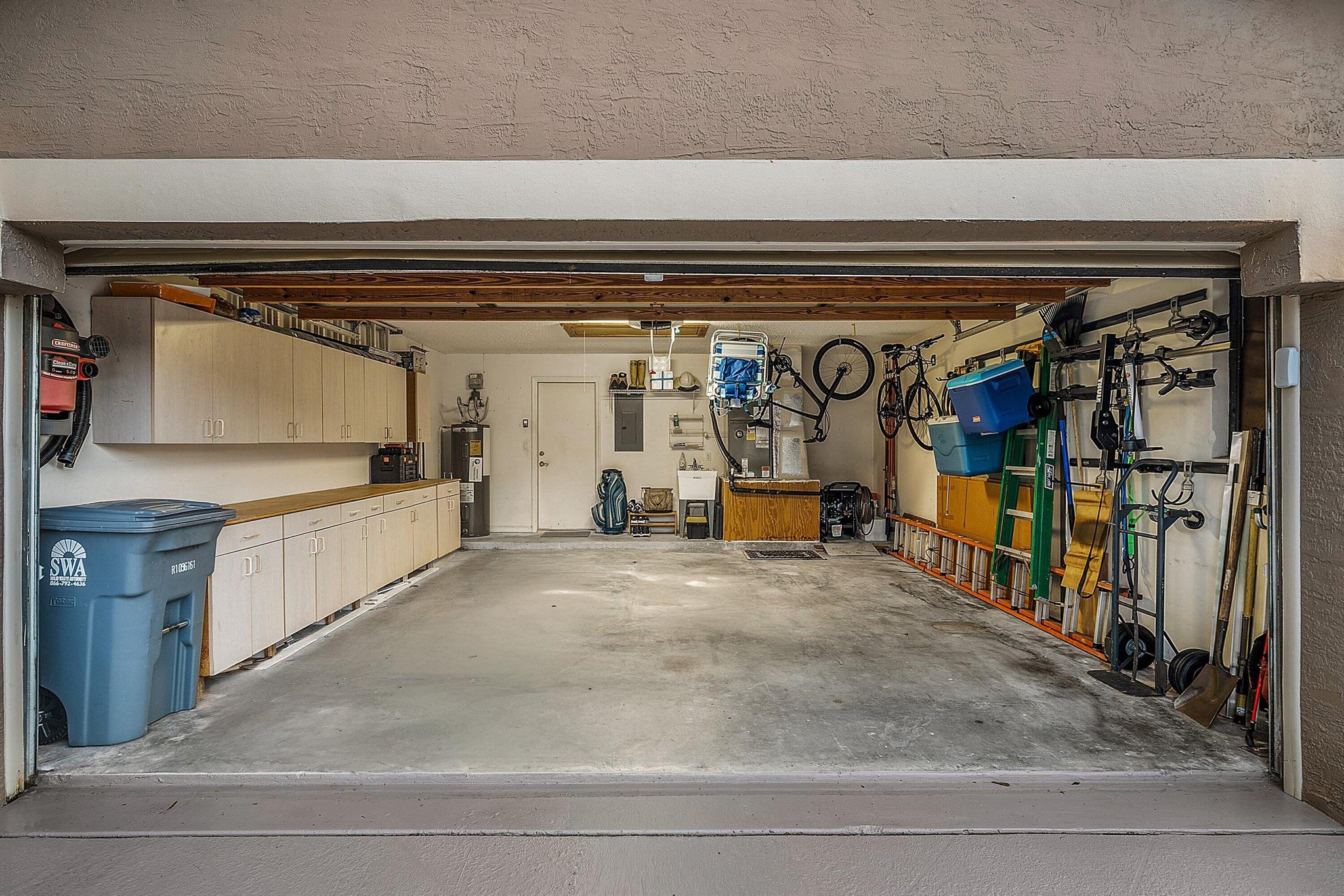 LEXINGTON LAKES - Residential