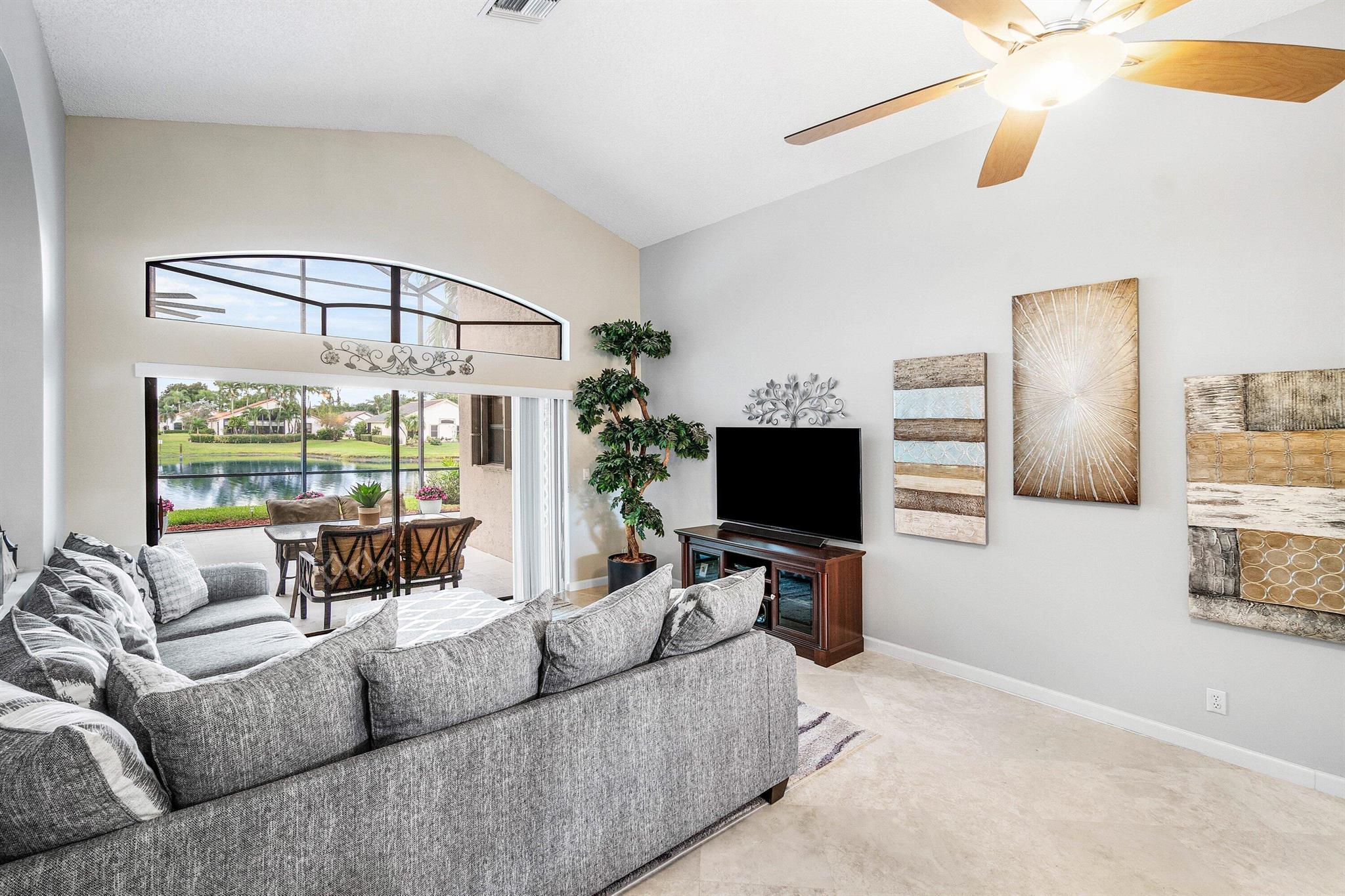 LEXINGTON LAKES - Residential