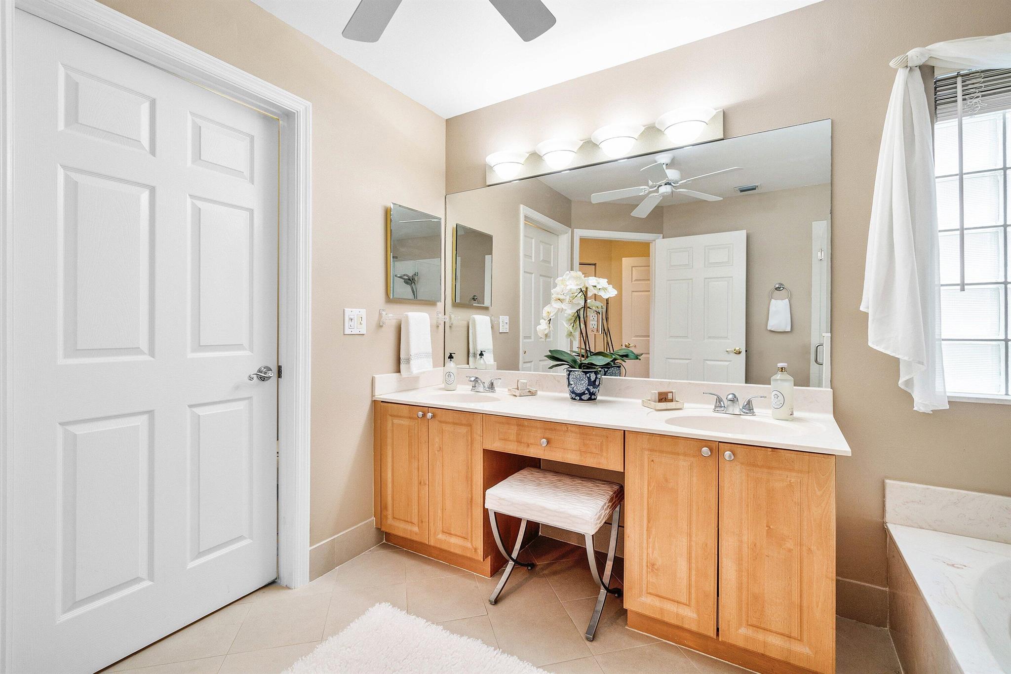 LEXINGTON LAKES - Residential