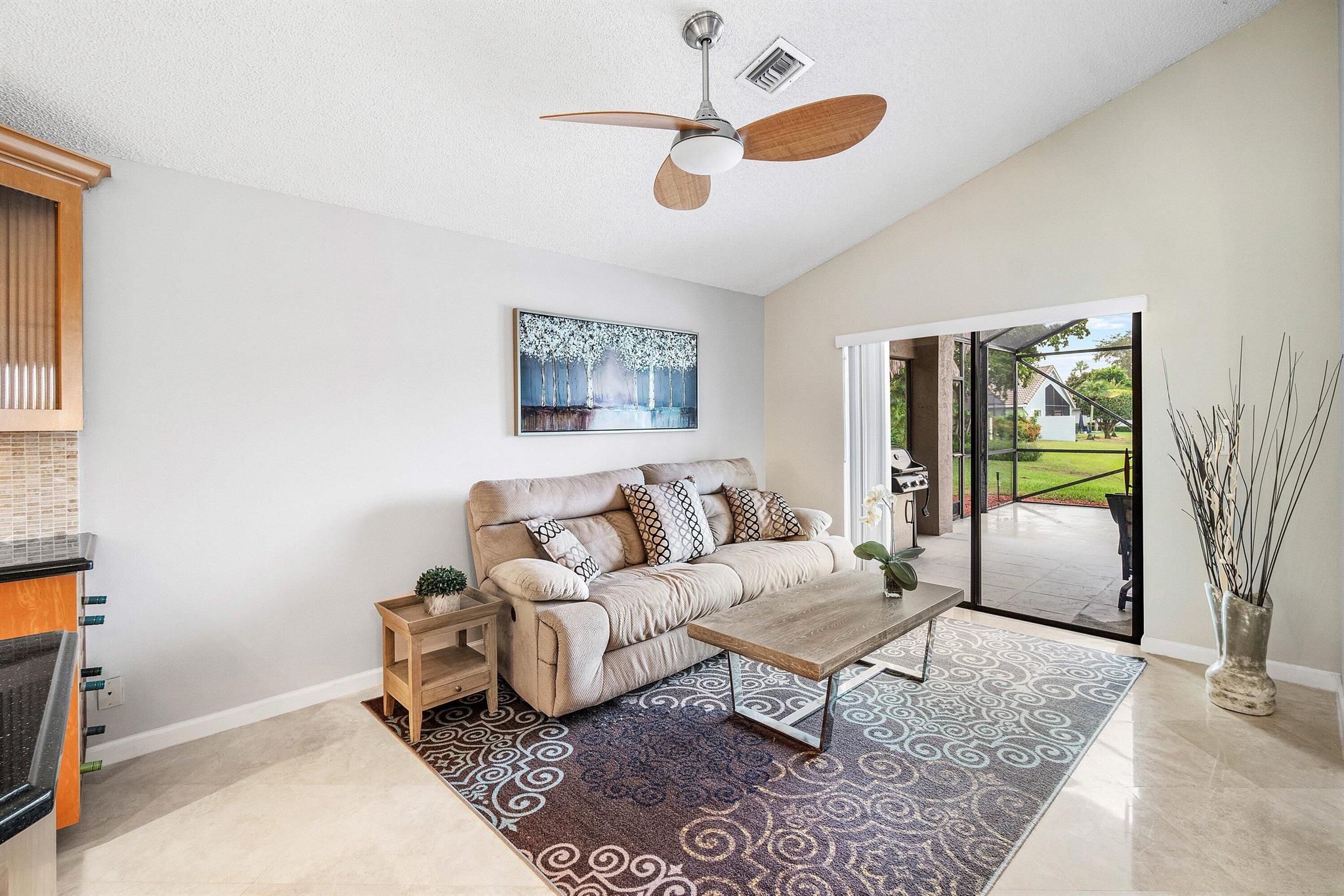 LEXINGTON LAKES - Residential