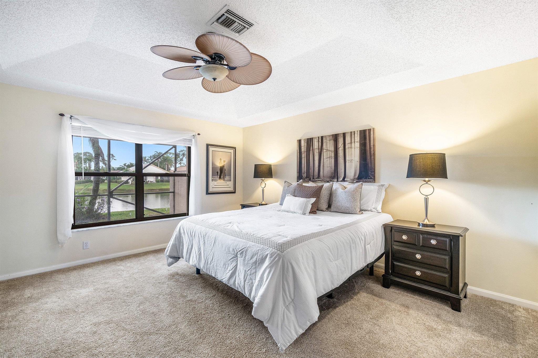 LEXINGTON LAKES - Residential