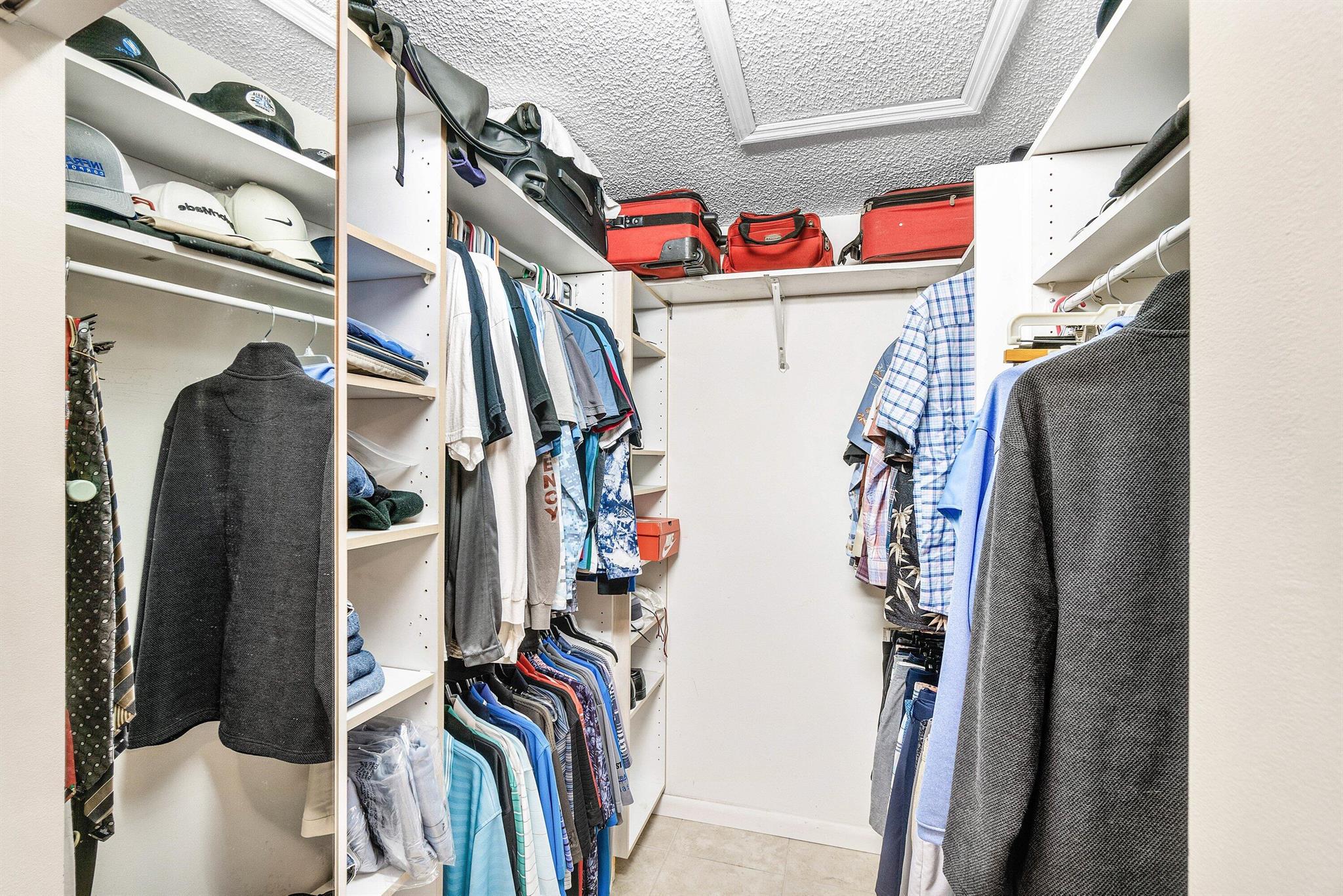 LEXINGTON LAKES - Residential