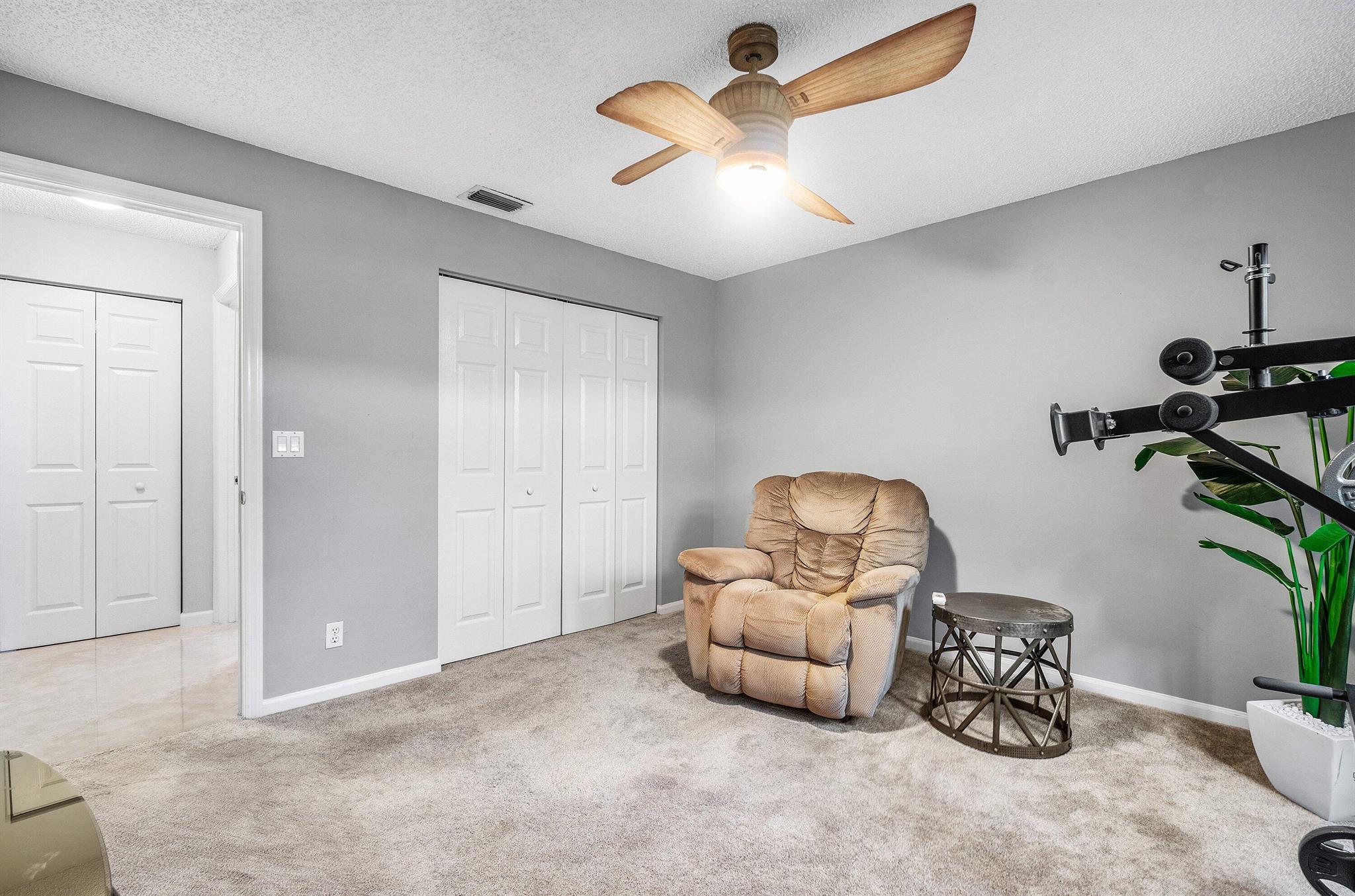 LEXINGTON LAKES - Residential